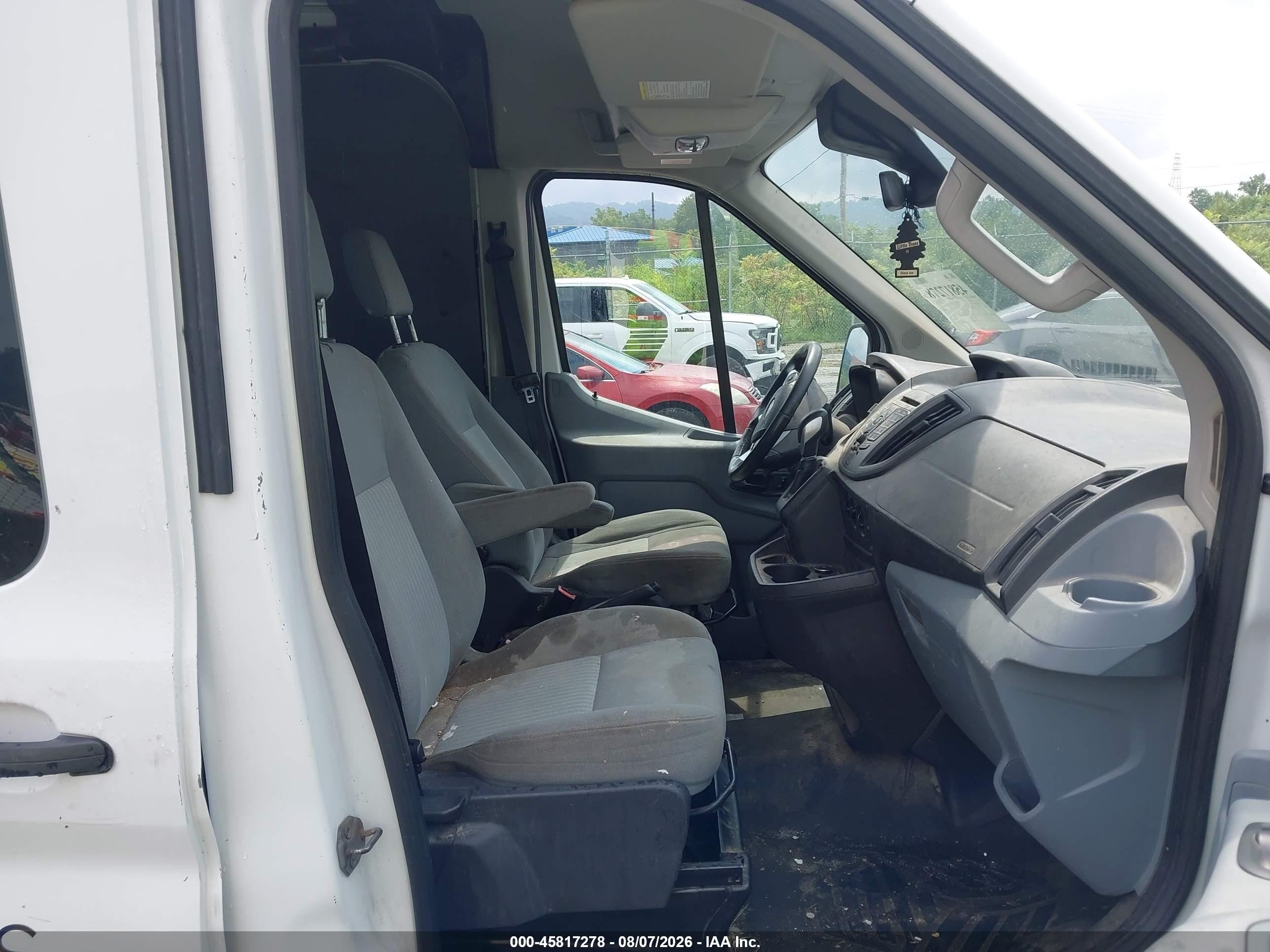 2015 Ford Transit-150   White vin: 1FTNE2CM7FKA08188