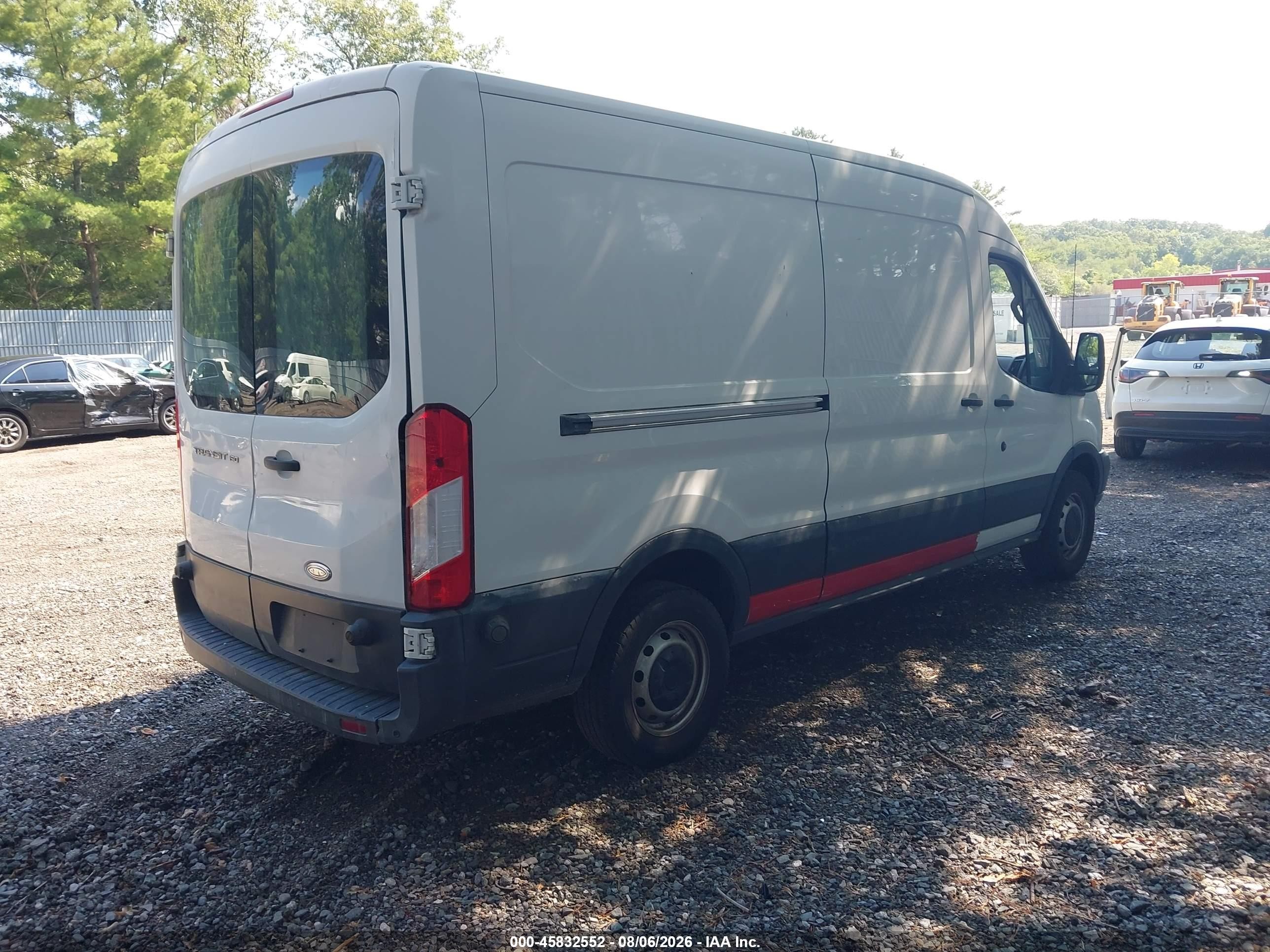 2015 Ford Transit-150   White vin: 1FTNE2CM8FKA65595