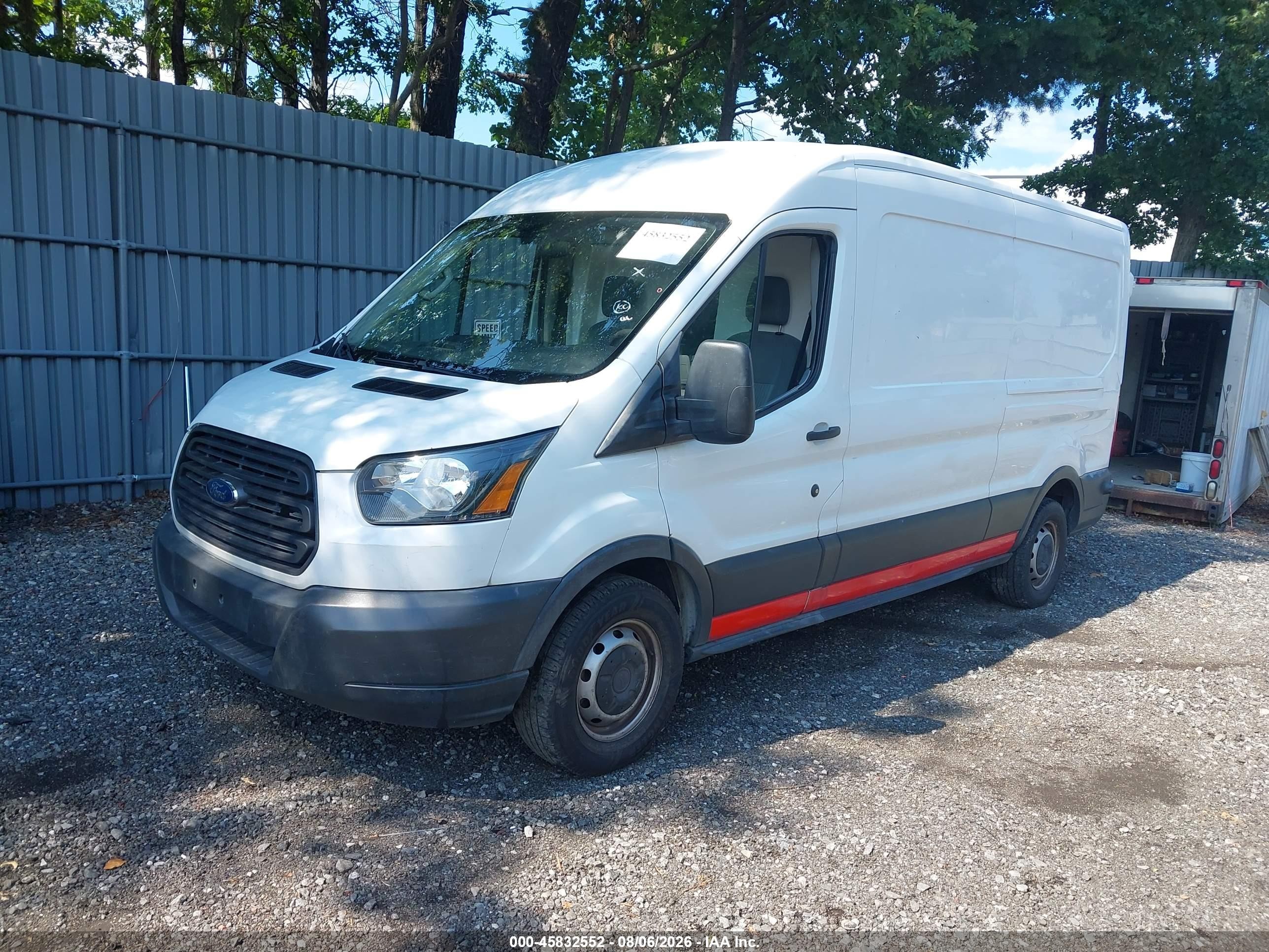 2015 Ford Transit-150   White vin: 1FTNE2CM8FKA65595