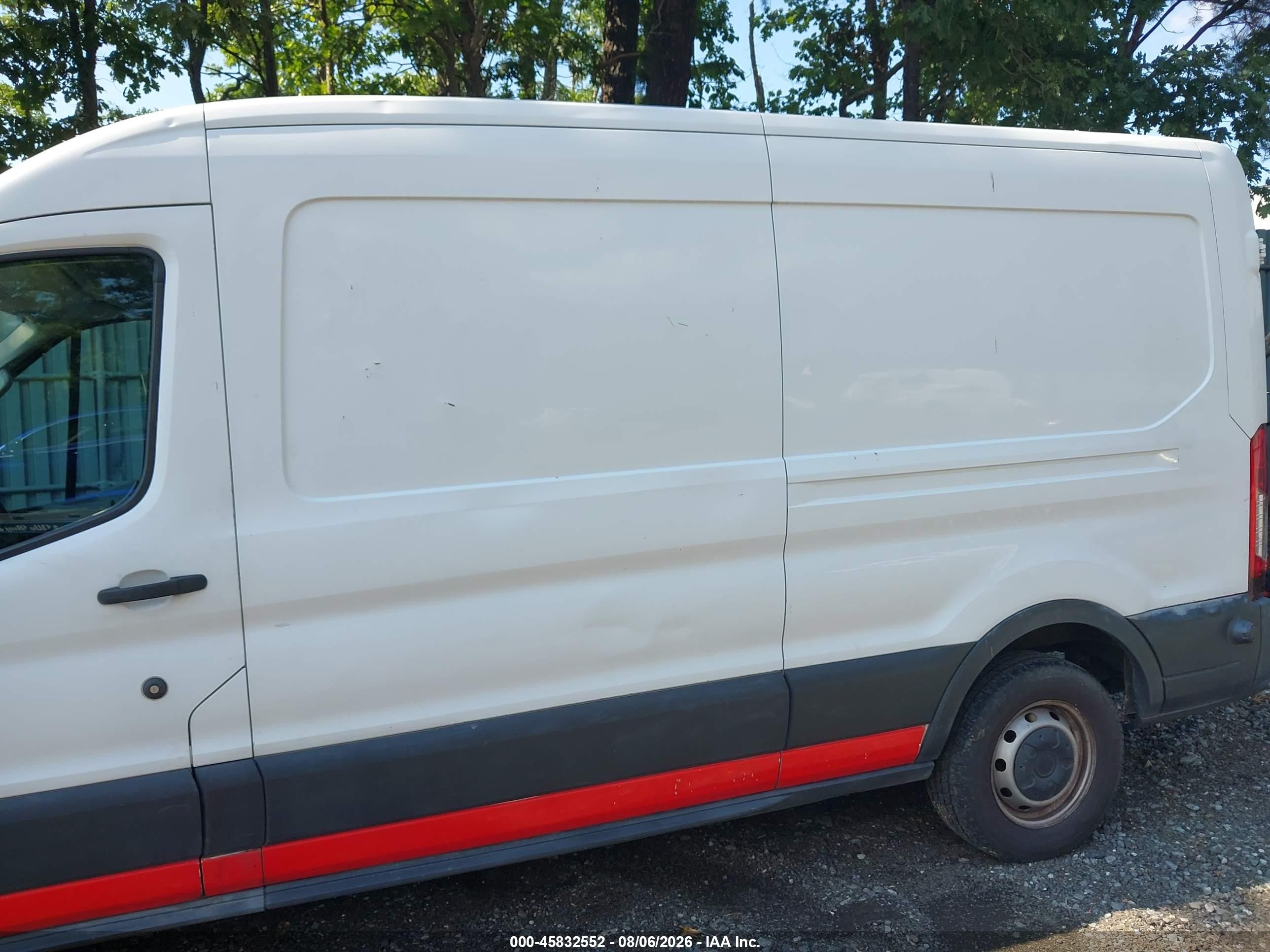 2015 Ford Transit-150   White vin: 1FTNE2CM8FKA65595