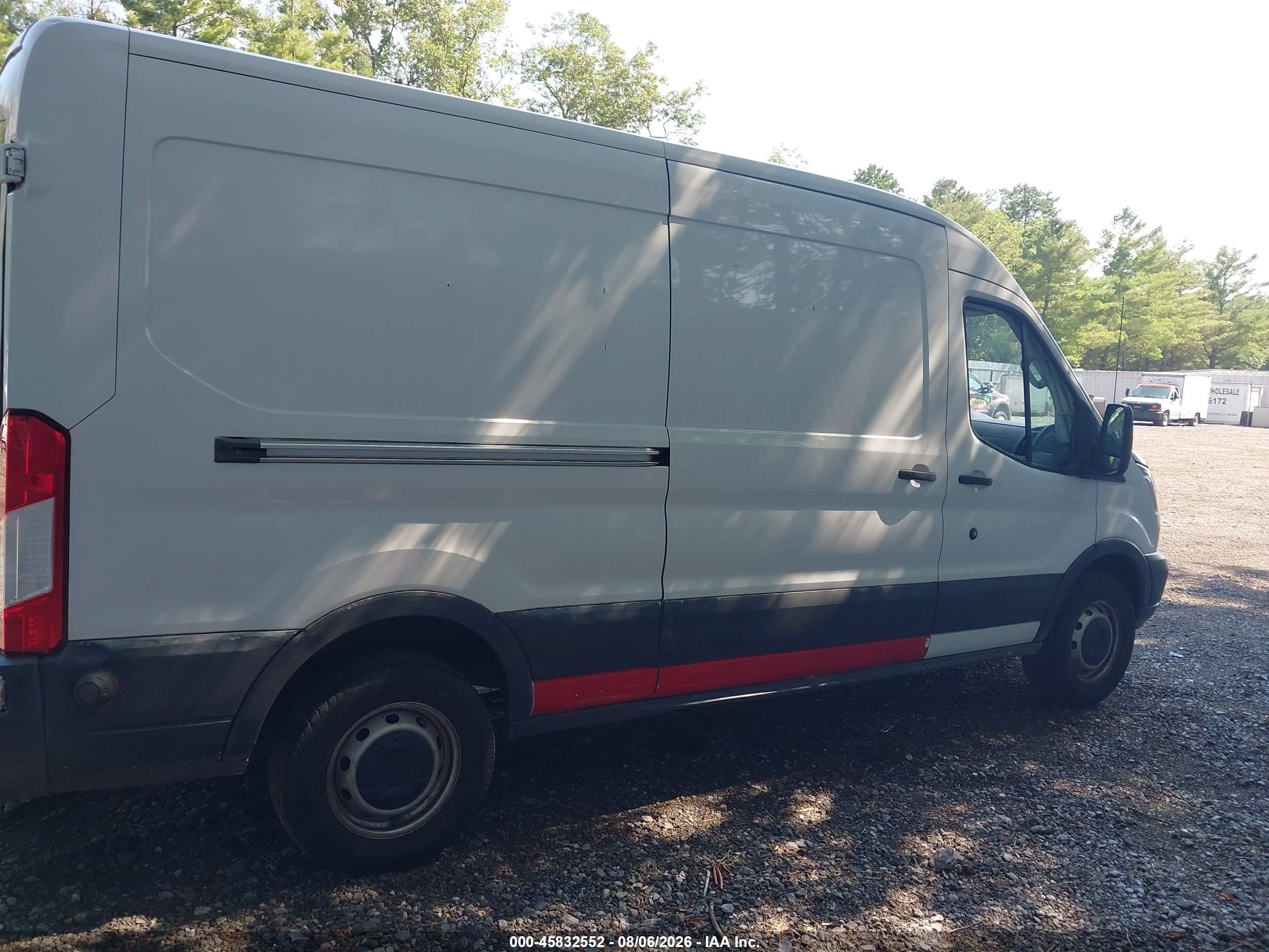 2015 Ford Transit-150   White vin: 1FTNE2CM8FKA65595