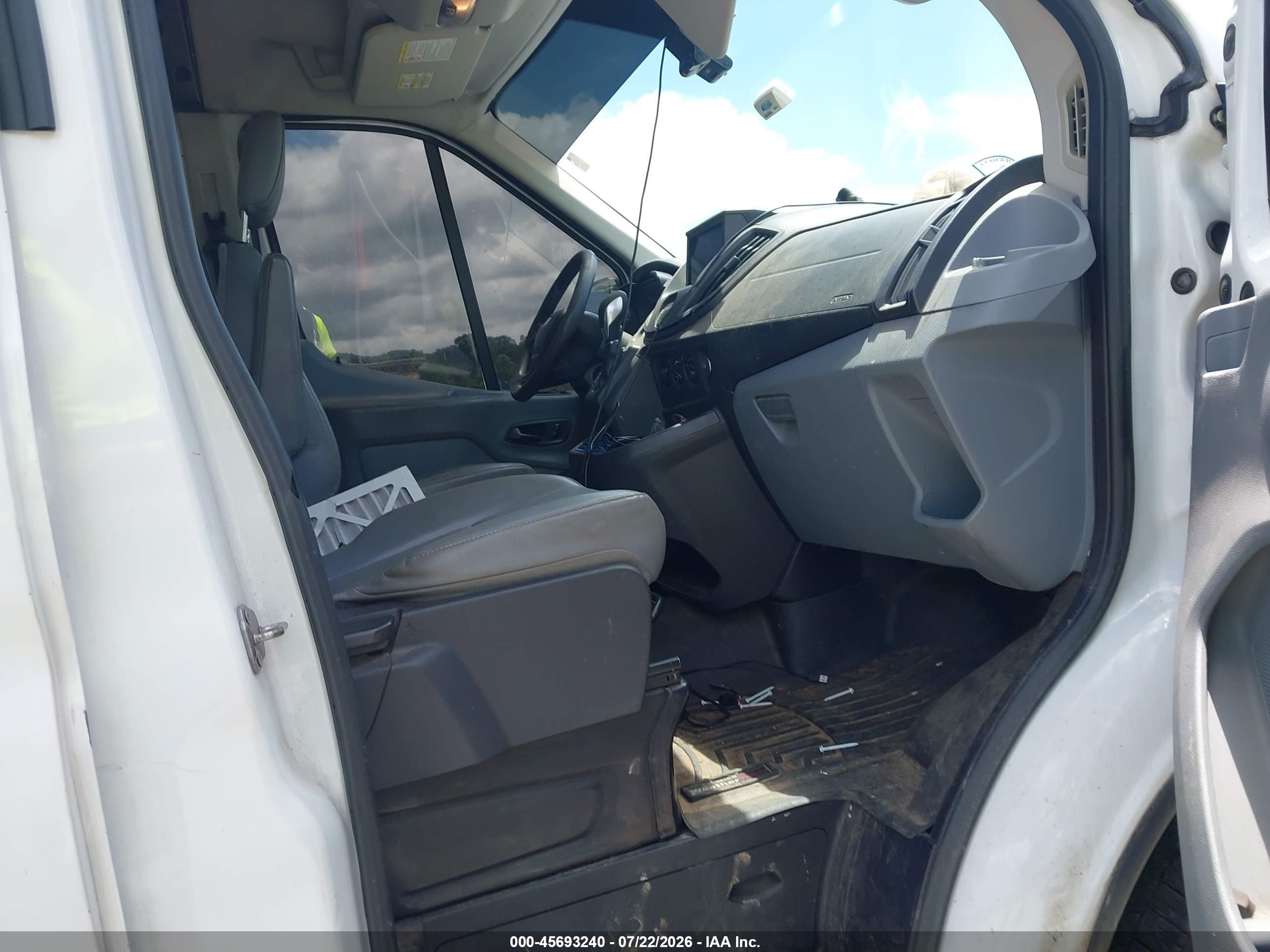 2015 Ford Transit-150 Белый vin: 1FTNE2CM8FKA98709