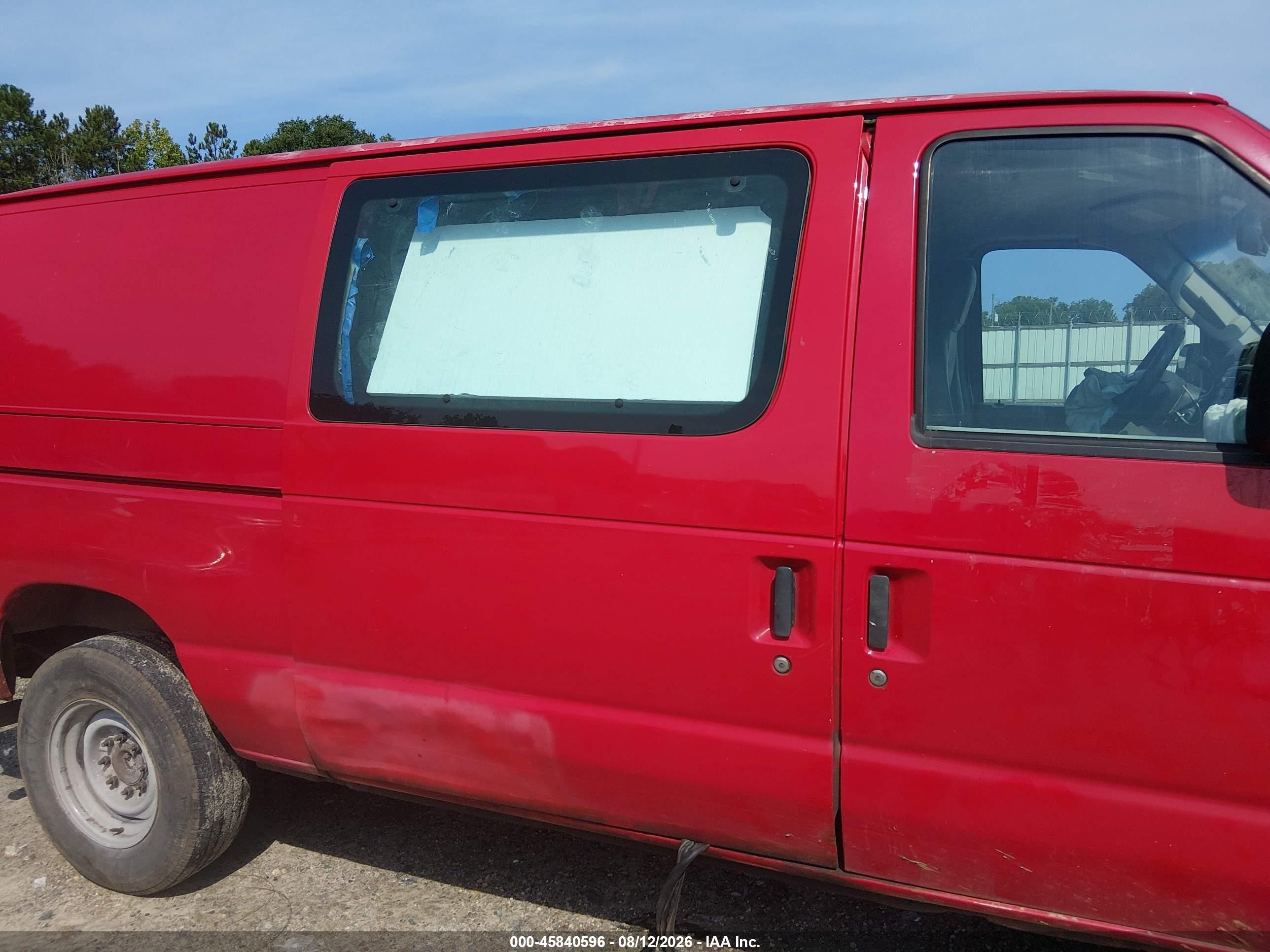 2012 Ford E-250 Commercial Красный vin: 1FTNE2EL0CDA18016