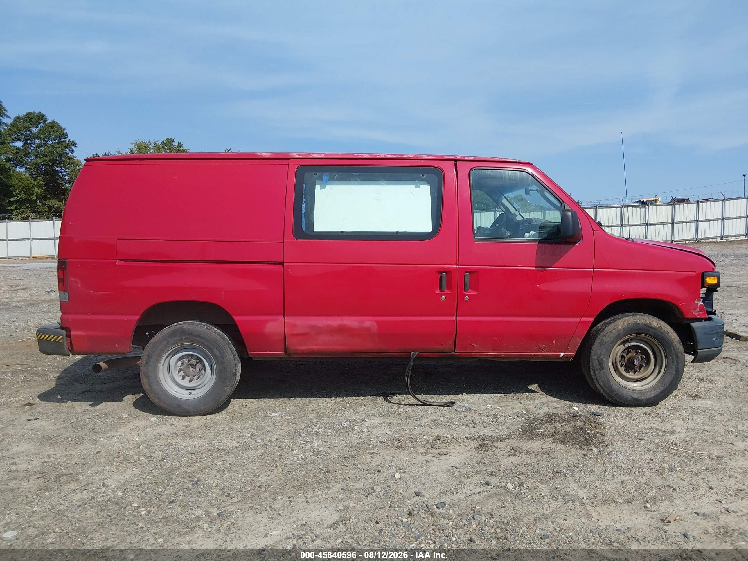 2012 Ford E-250 Commercial Красный vin: 1FTNE2EL0CDA18016