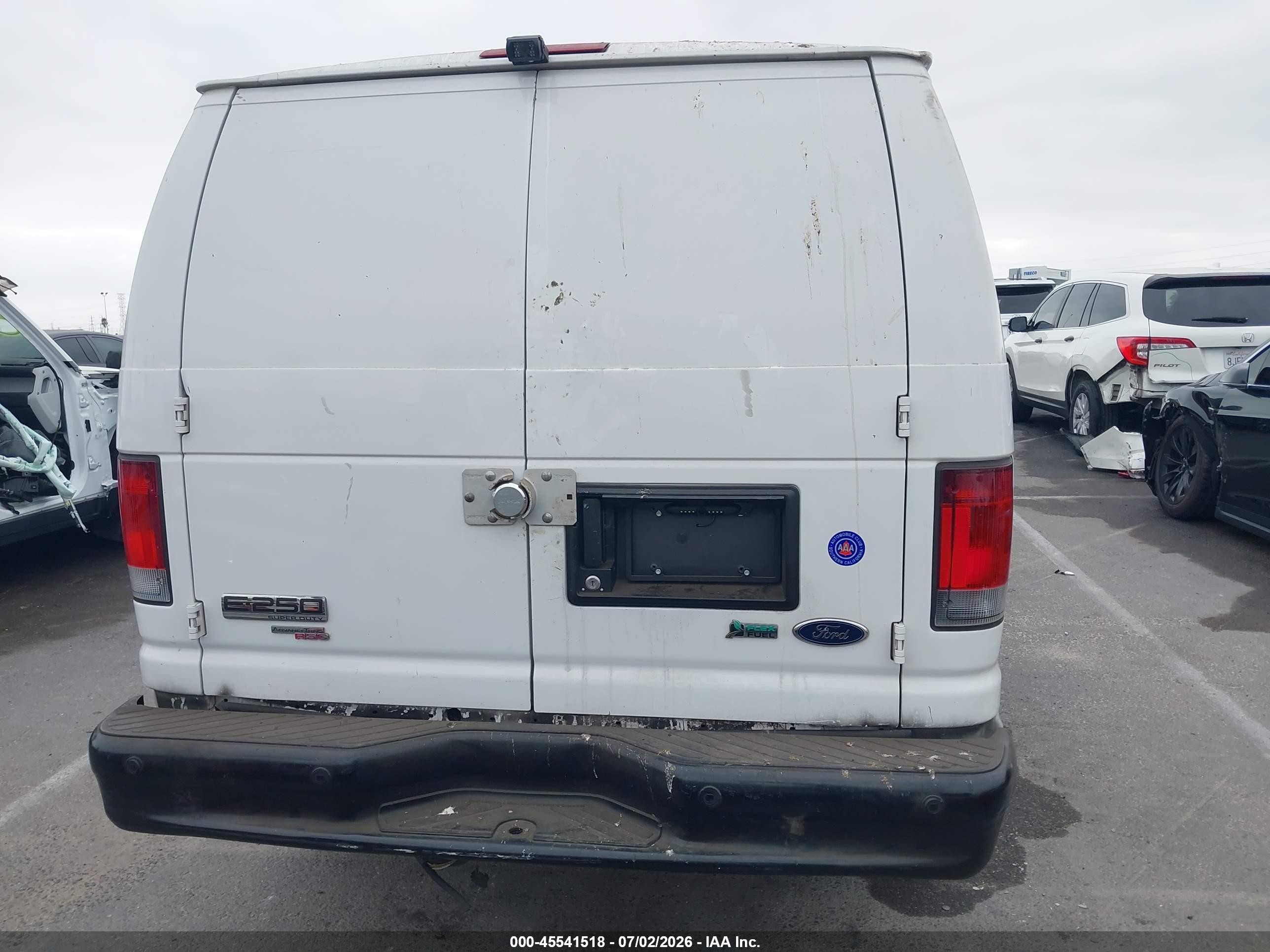 2012 Ford E-250 Commercial/recreational White vin: 1FTNE2EL0CDB08556