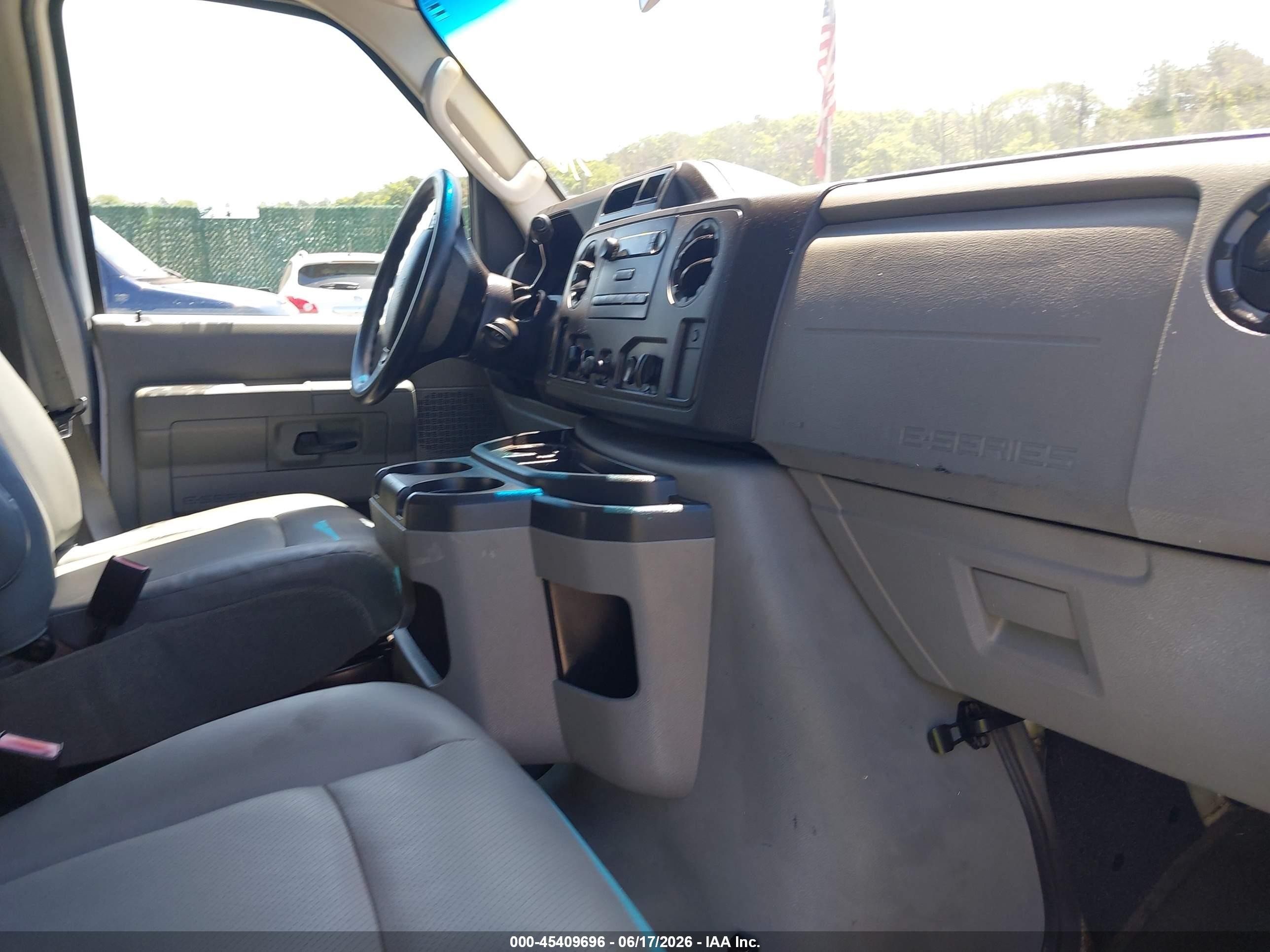 2011 Ford E-250 Commercial White vin: 1FTNE2EL1BDA28326