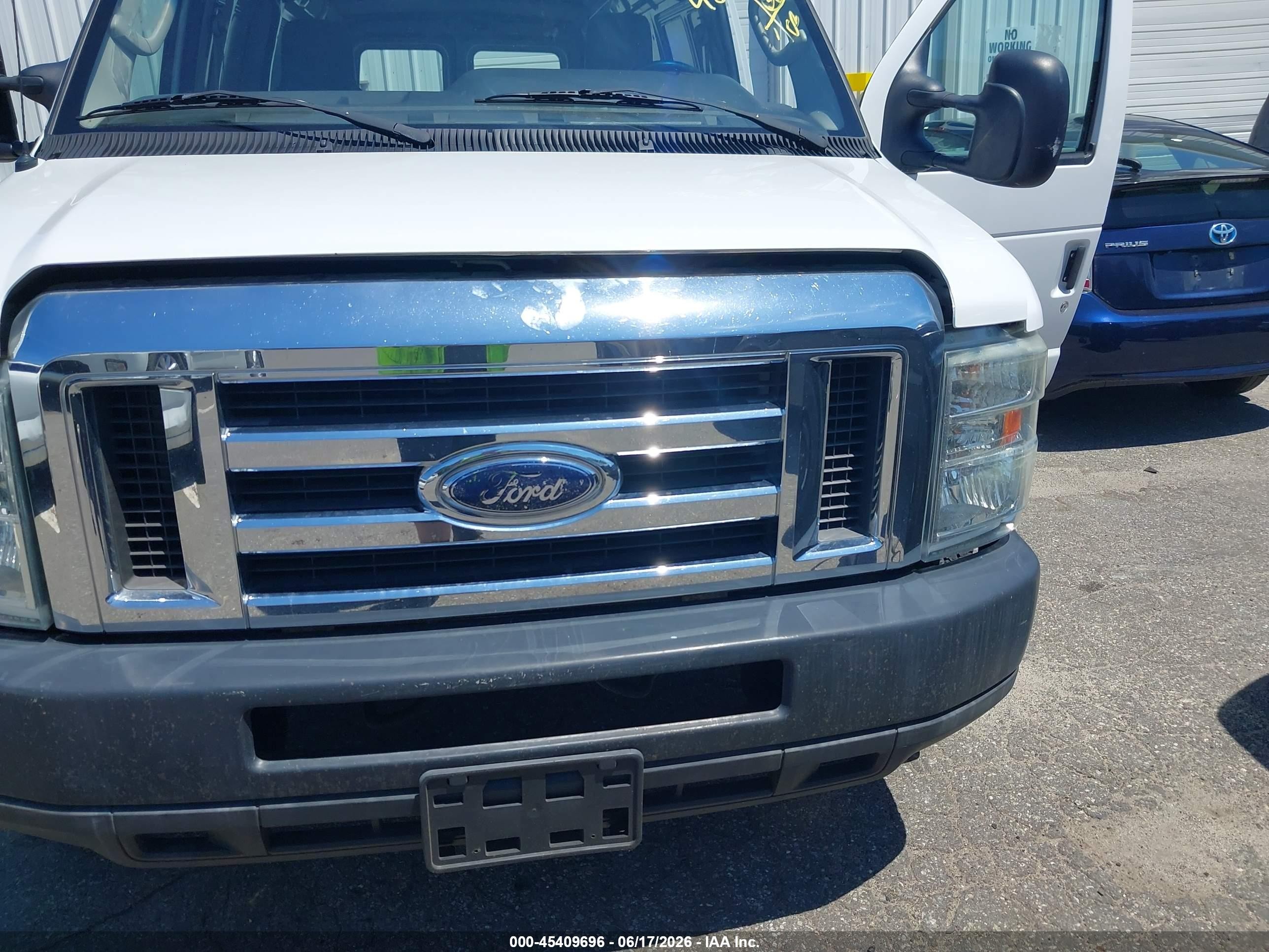 2011 Ford E-250 Commercial White vin: 1FTNE2EL1BDA28326