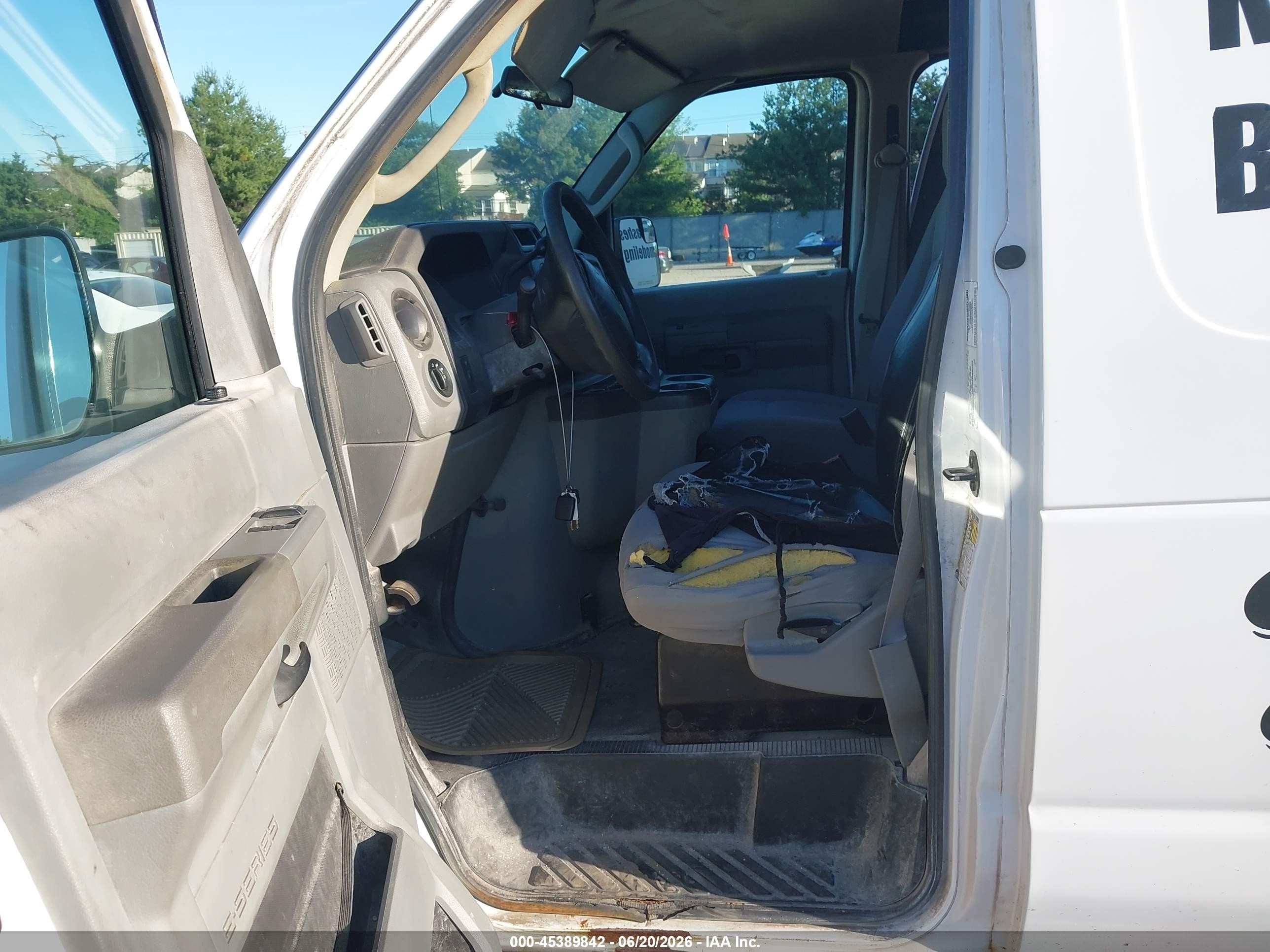 2013 Ford E-250 Commercial White vin: 1FTNE2EL1DDB03934