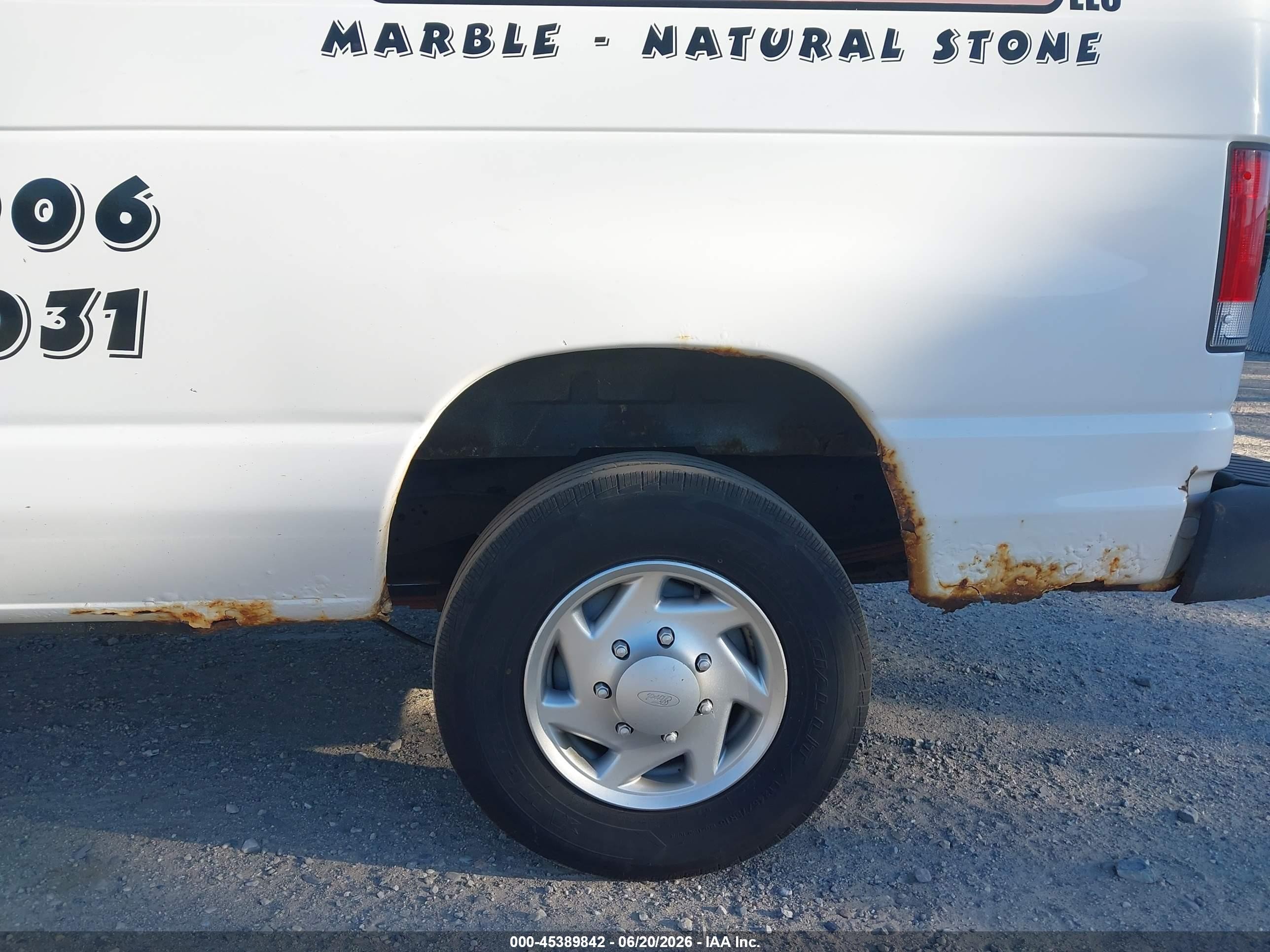 2013 Ford E-250 Commercial White vin: 1FTNE2EL1DDB03934