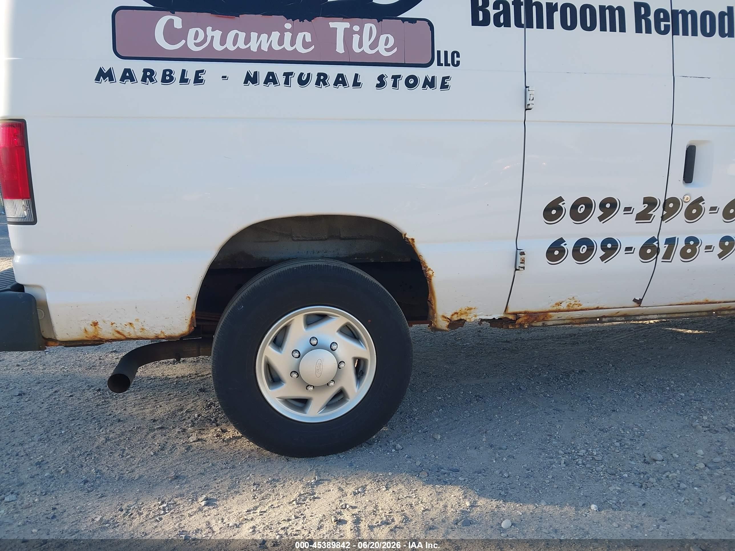 2013 Ford E-250 Commercial White vin: 1FTNE2EL1DDB03934
