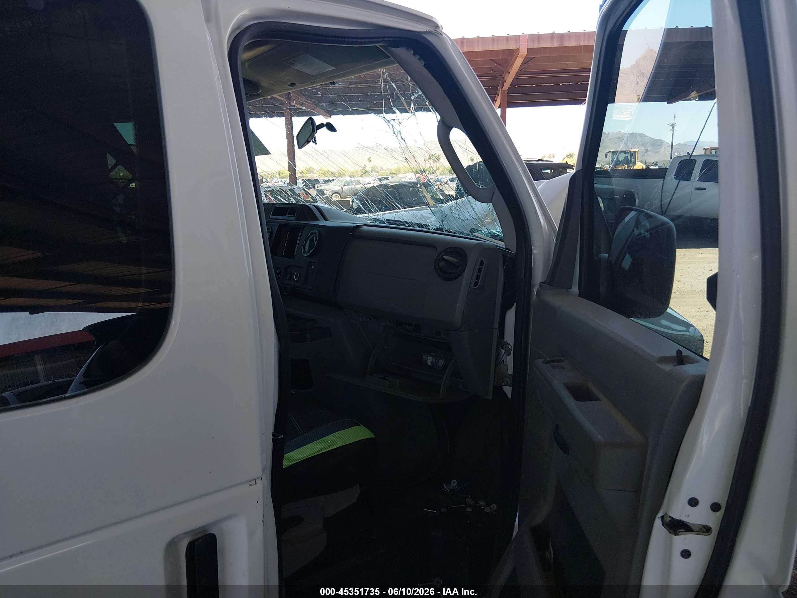2014 Ford E-250 Commercial White vin: 1FTNE2EL1EDA56728