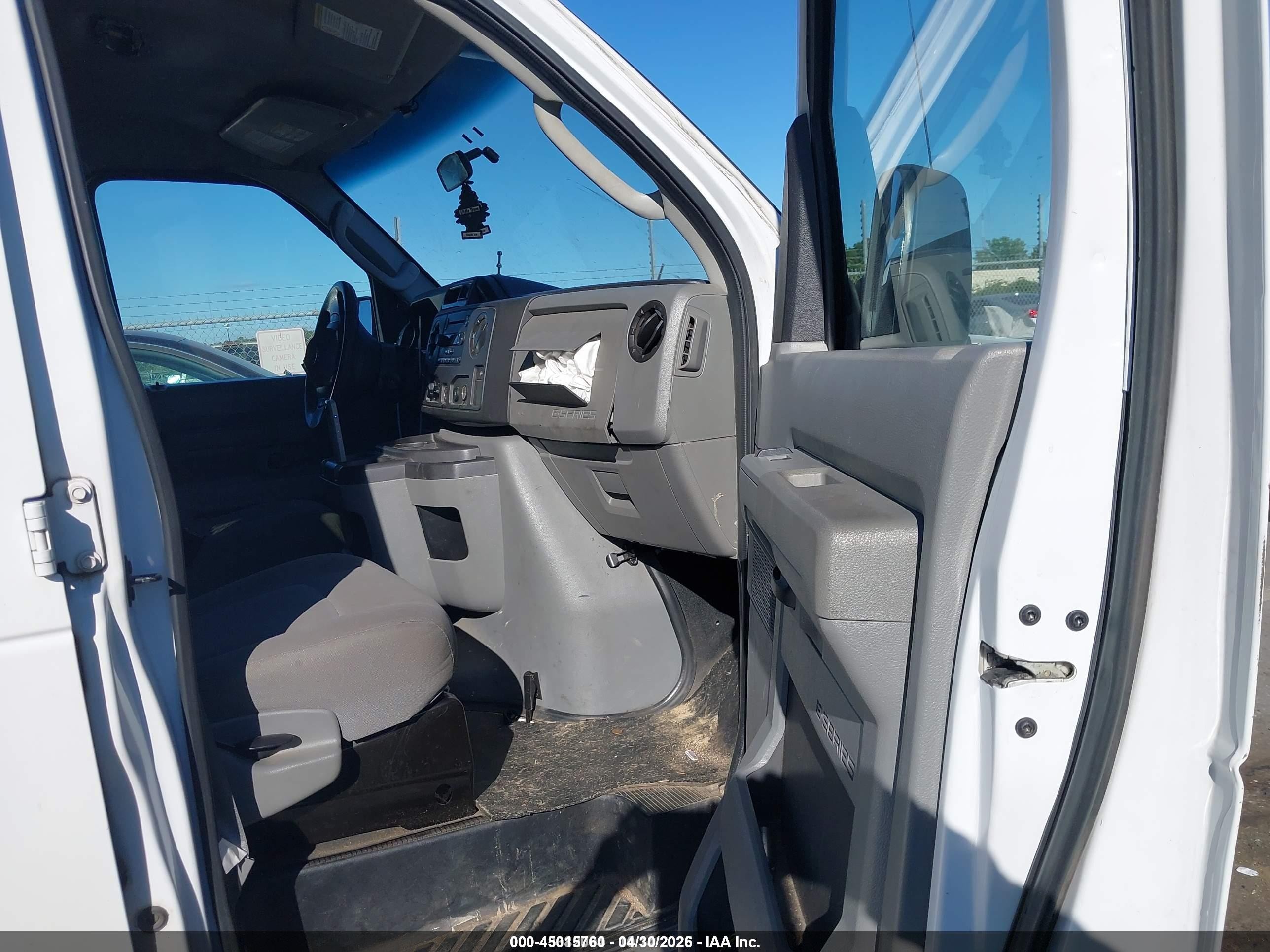2013 Ford E-250 Commercial White vin: 1FTNE2EL4DDA10177