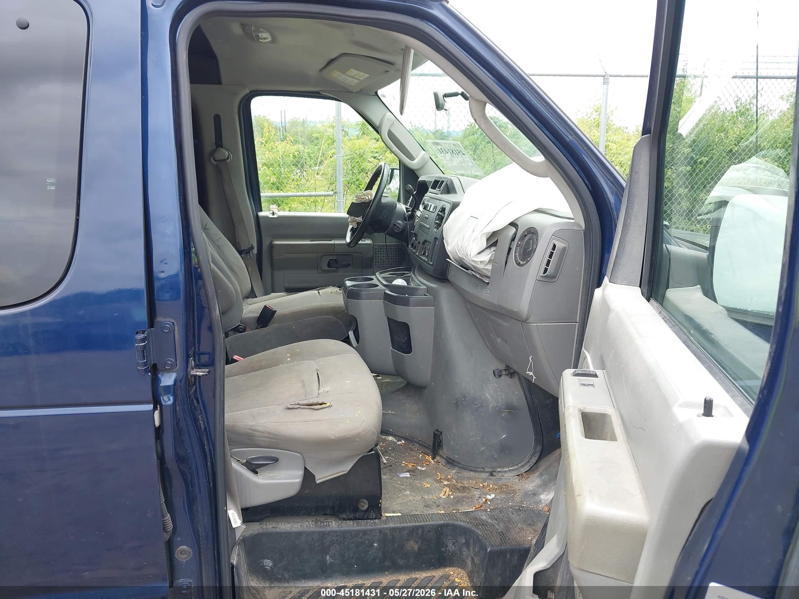 2013 Ford E-250 Commercial Blue vin: 1FTNE2EL4DDA73327