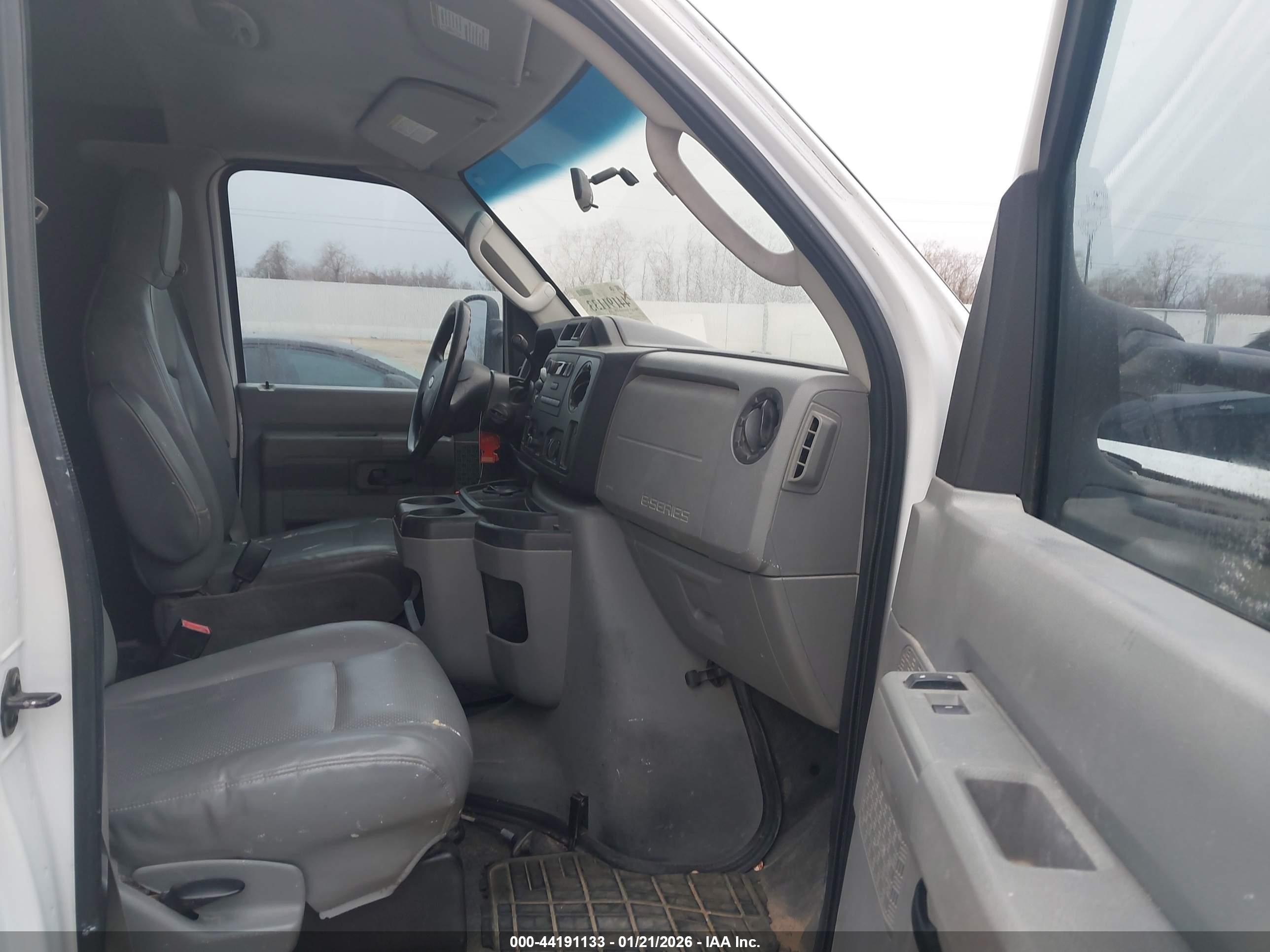 2010 Ford E-250 Commercial/recreational White vin: 1FTNE2EL7ADA04689