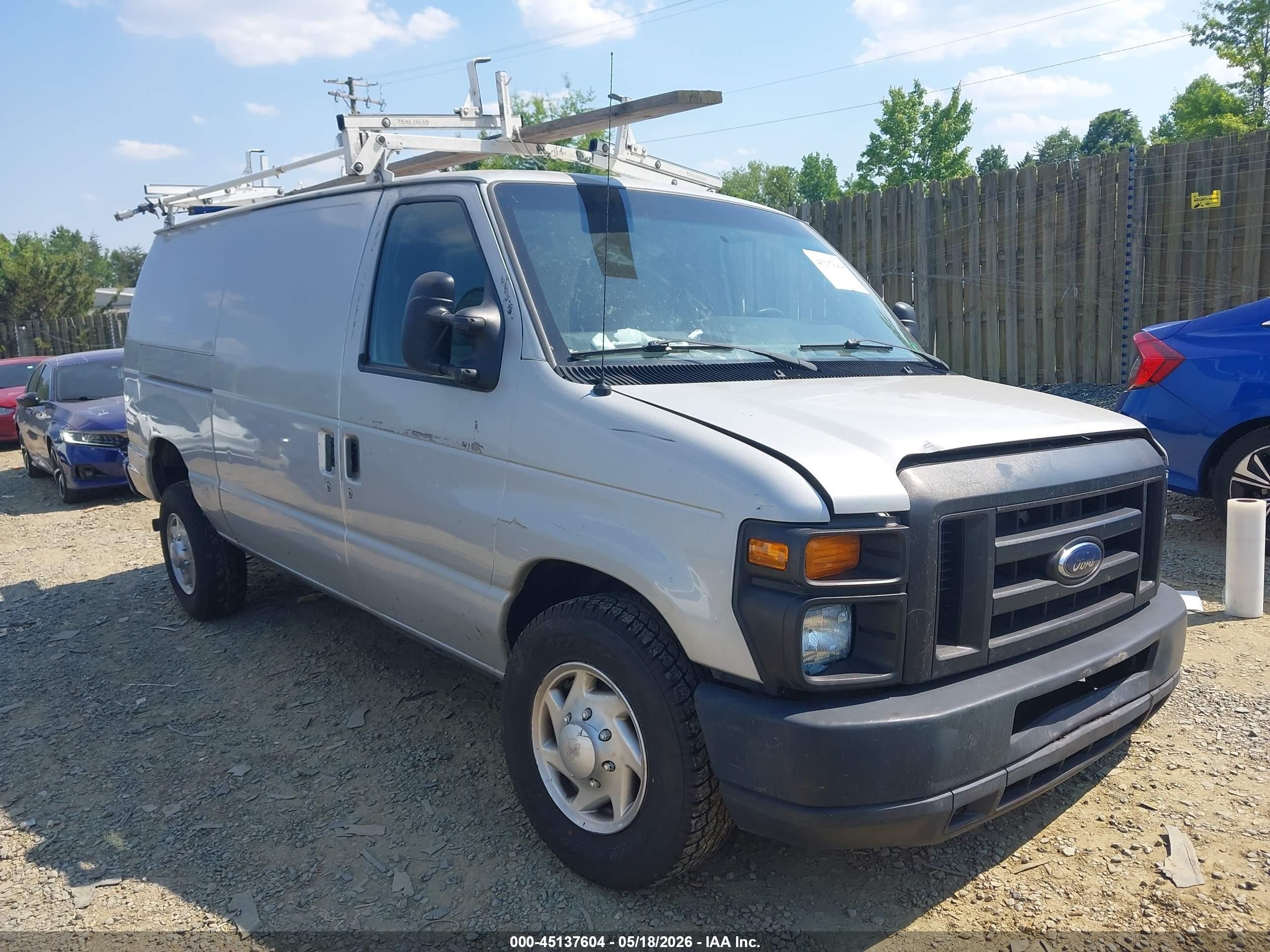 2011 Ford E-250 Commercial Серебряный vin: 1FTNE2EL7BDB13199