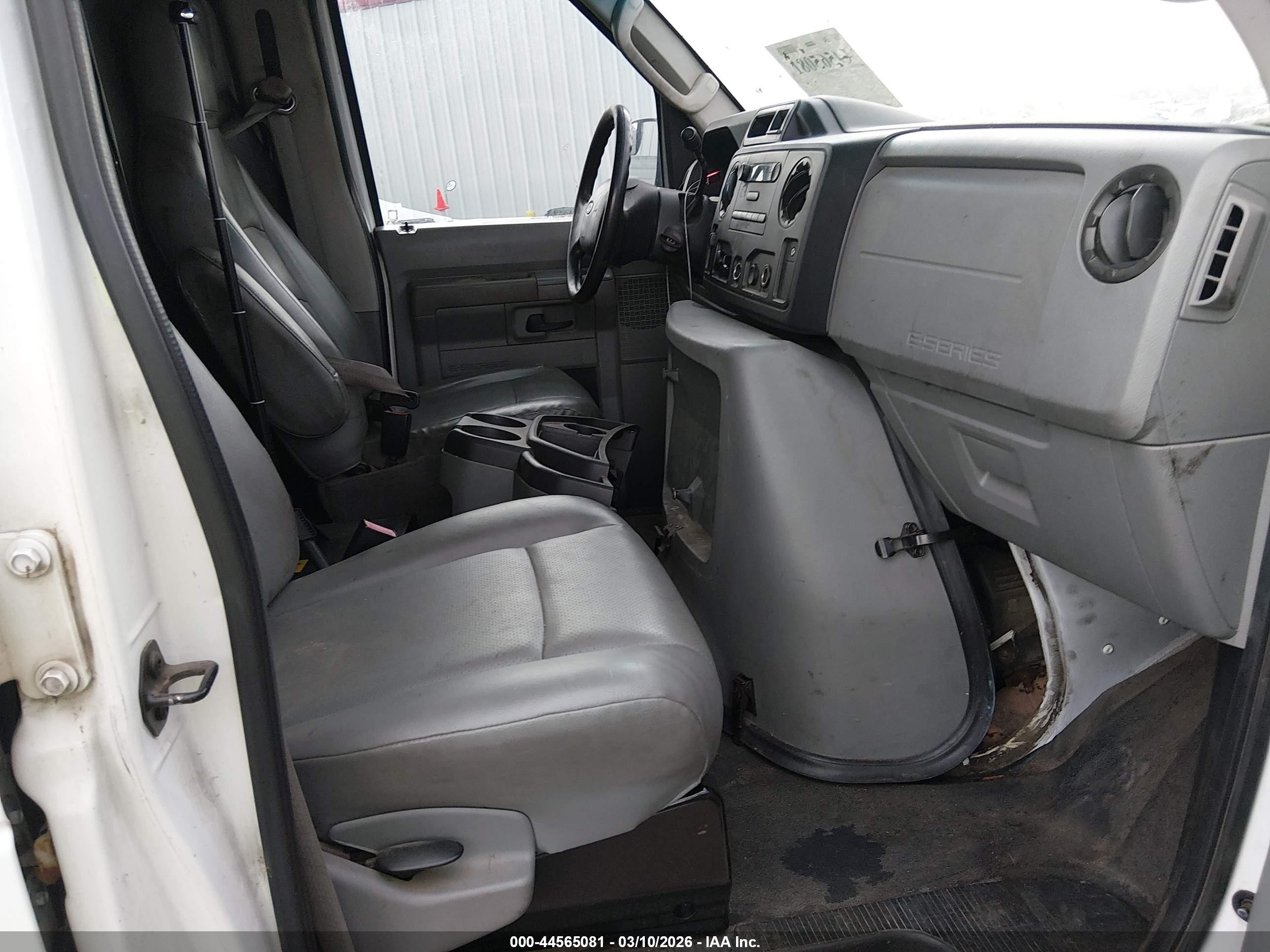 2013 Ford E-250 Commercial White vin: 1FTNE2EL7DDB13061