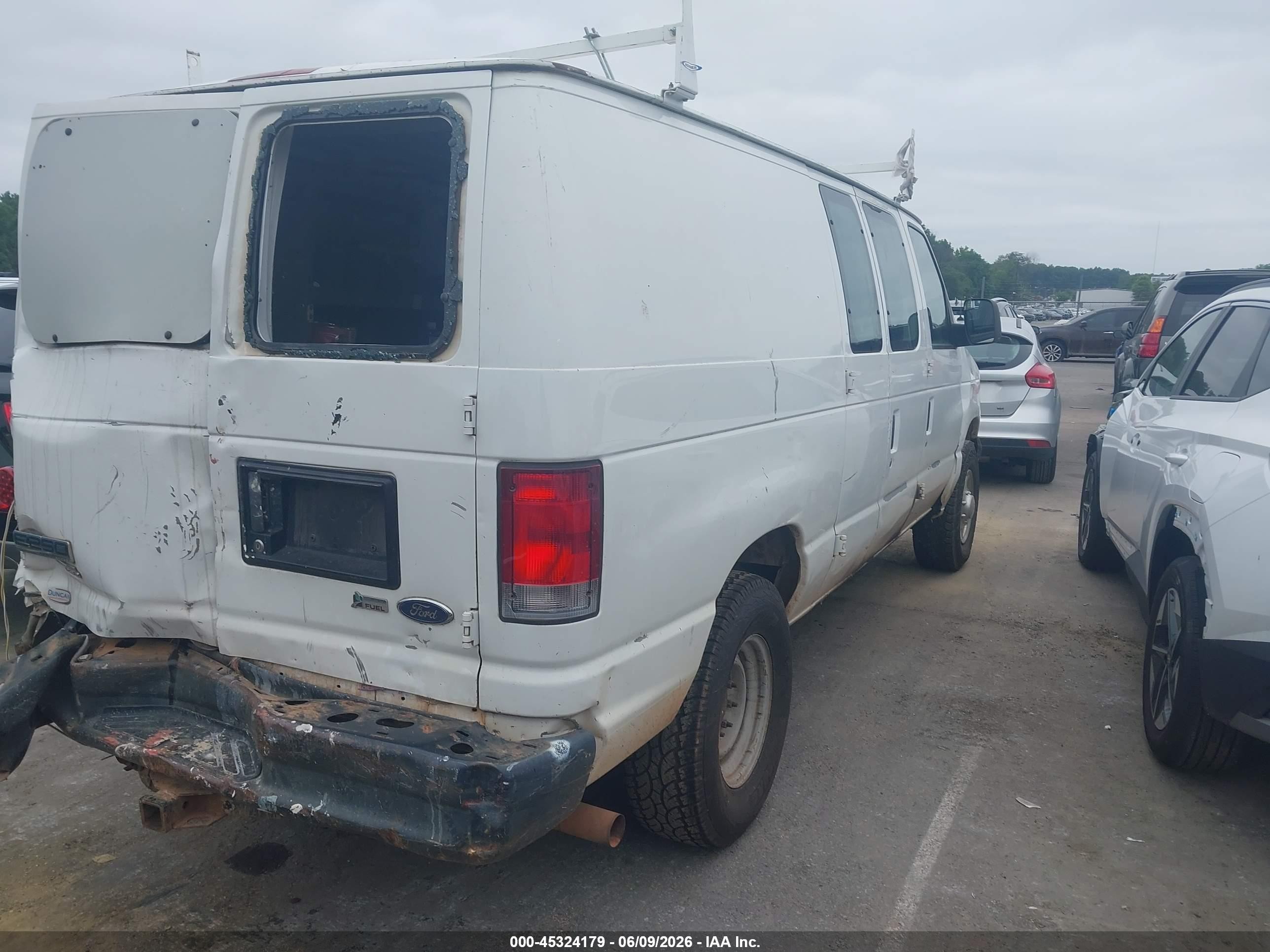 2013 Ford E-250 Commercial White vin: 1FTNE2EL9DDB31447