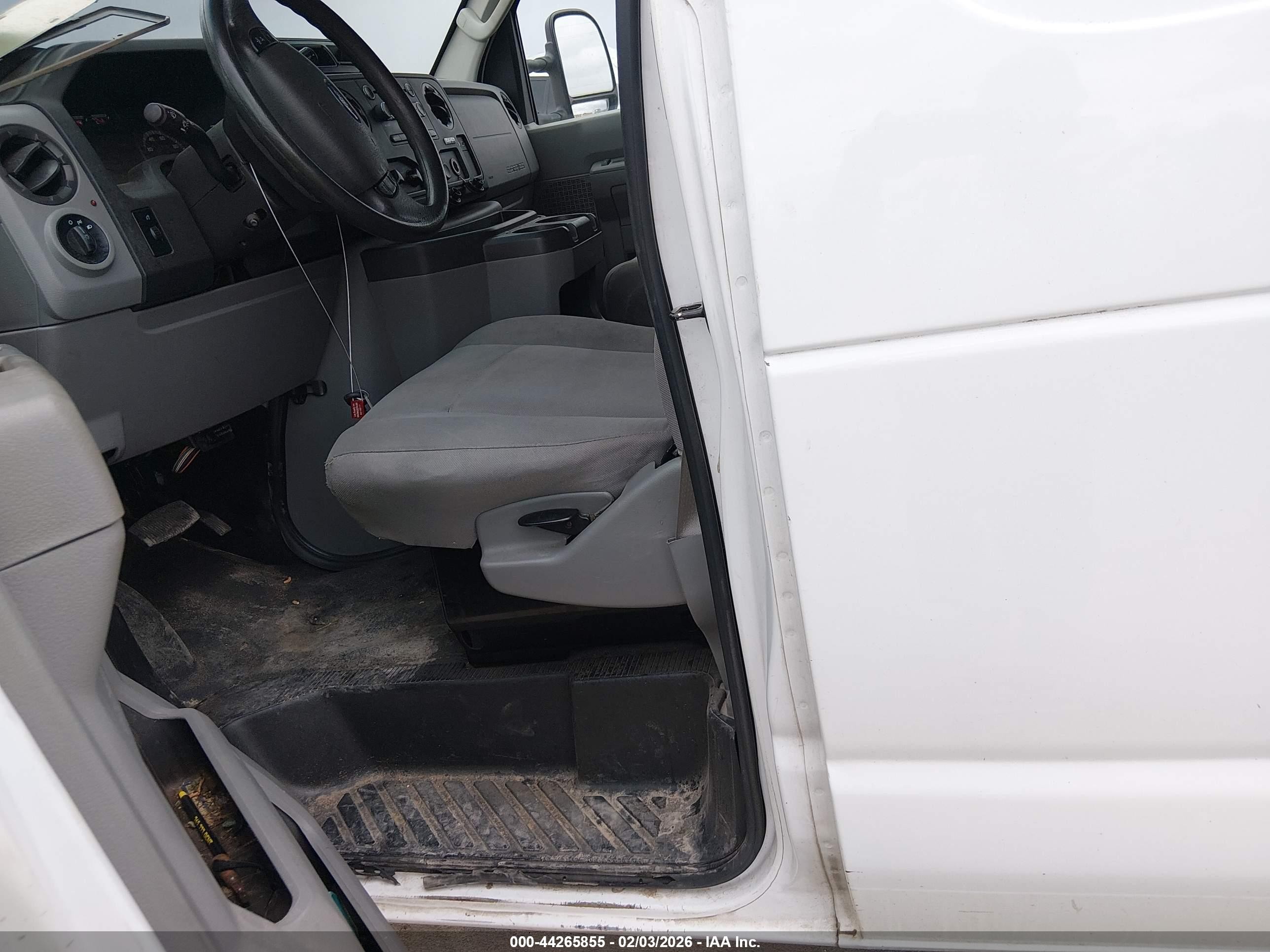 2014 Ford E-250 Commercial Белый vin: 1FTNE2ELXEDA48529