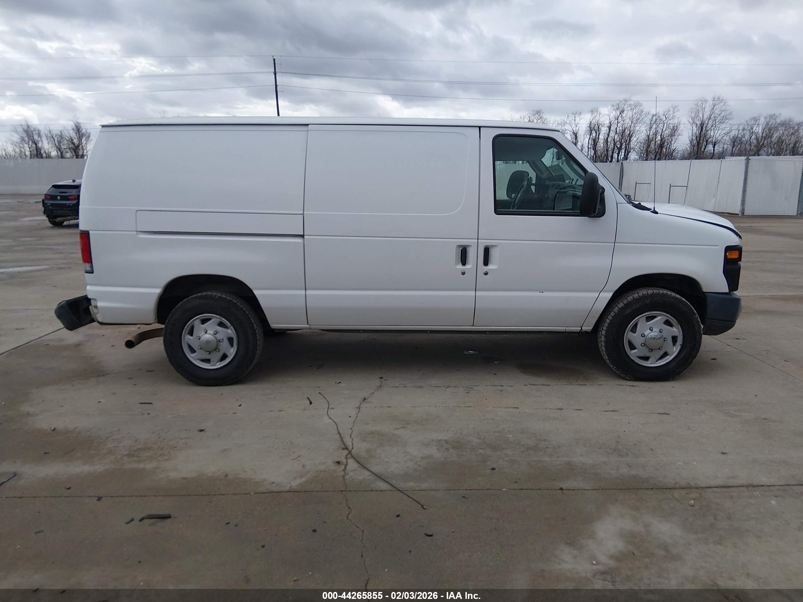 2014 Ford E-250 Commercial Белый vin: 1FTNE2ELXEDA48529