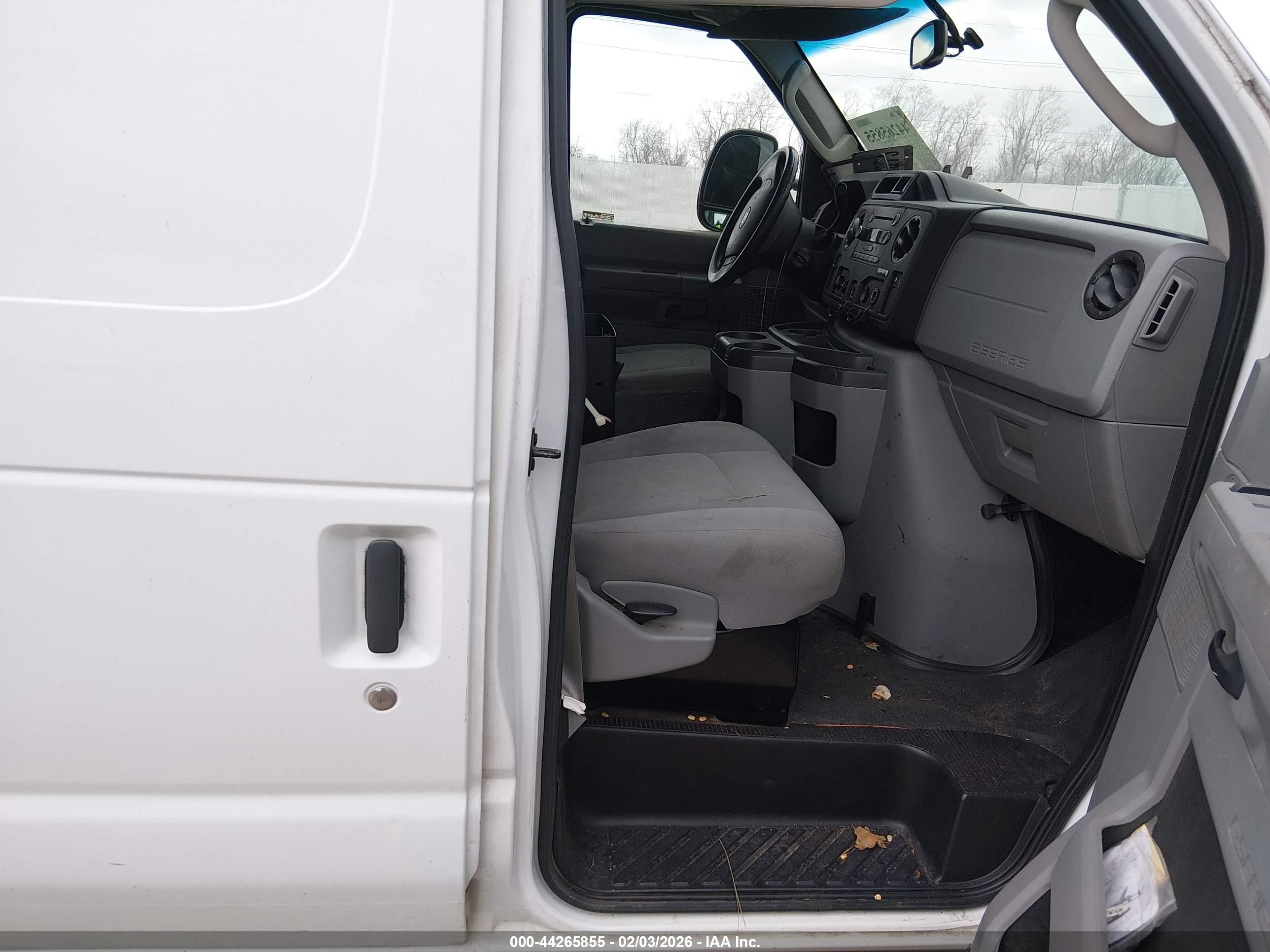 2014 Ford E-250 Commercial Белый vin: 1FTNE2ELXEDA48529