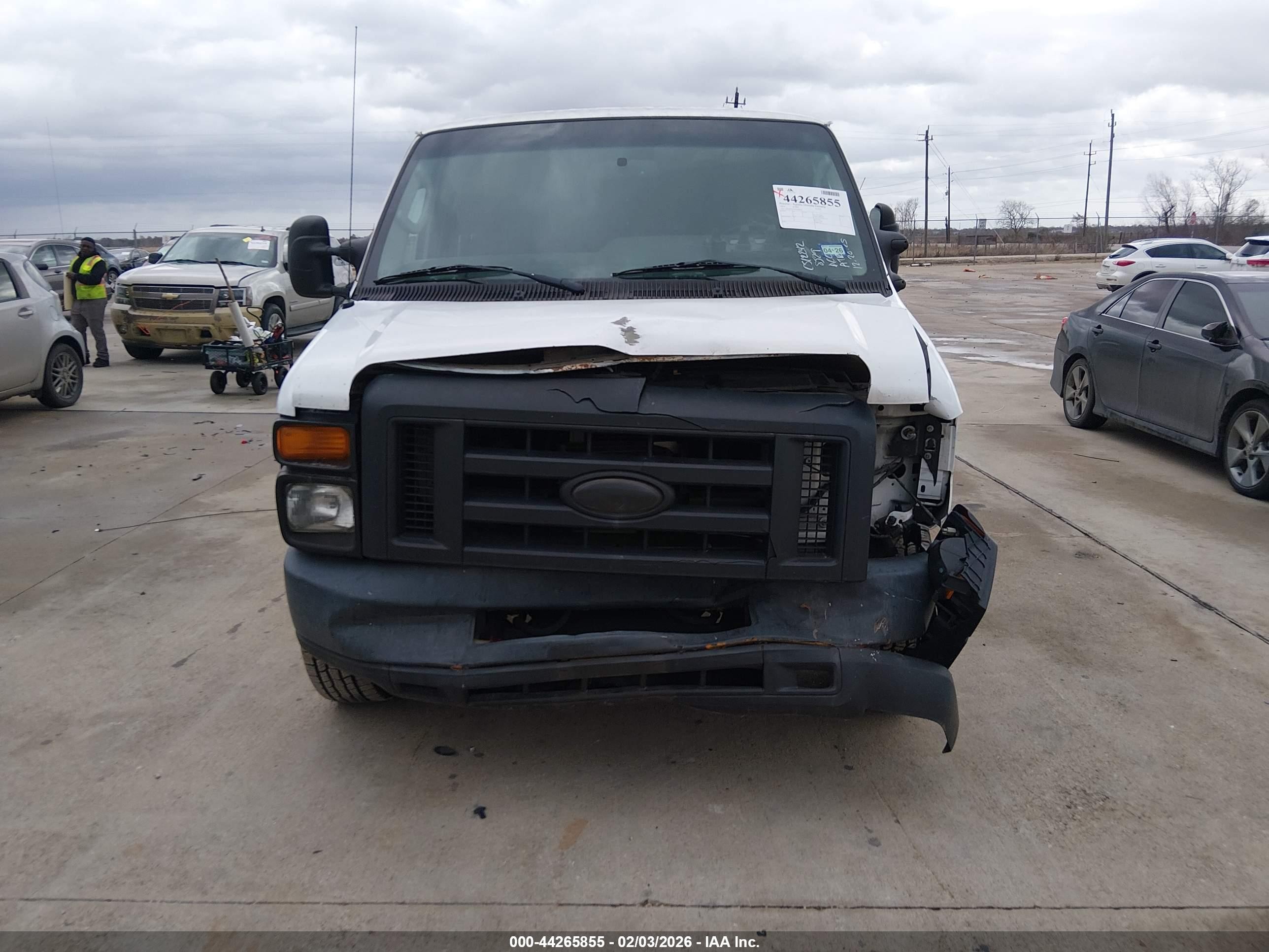 2014 Ford E-250 Commercial Белый vin: 1FTNE2ELXEDA48529