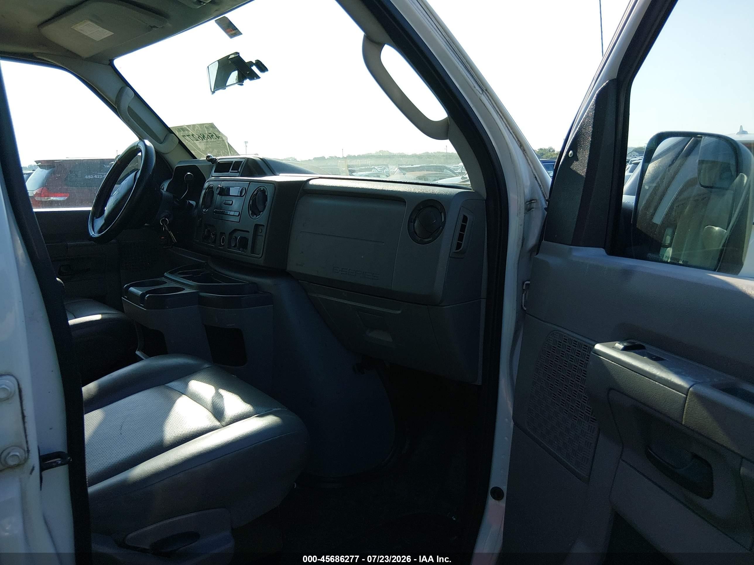2010 Ford E-250 Commercial/recreational White vin: 1FTNE2EW0ADA68647