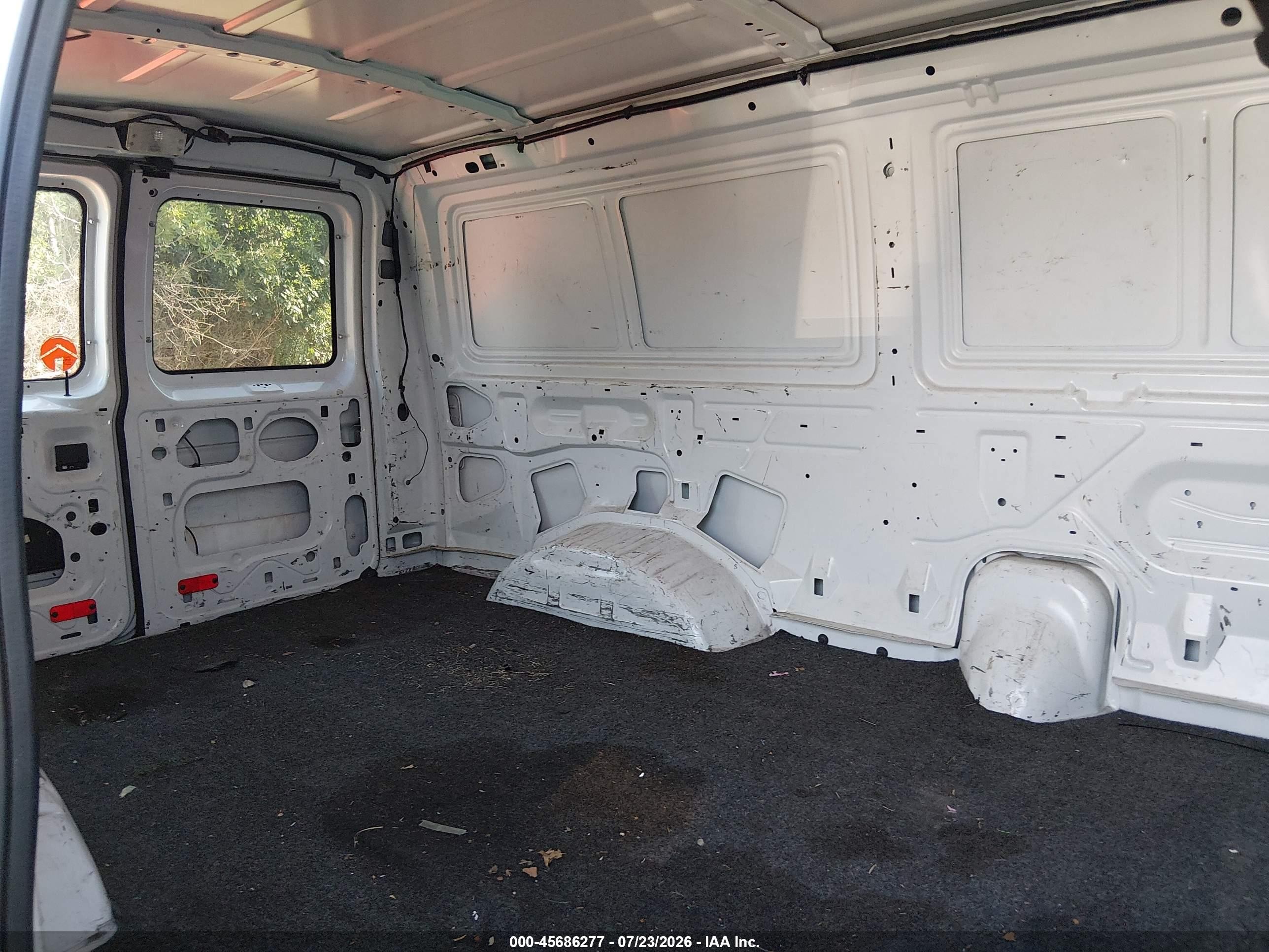 2010 Ford E-250 Commercial/recreational White vin: 1FTNE2EW0ADA68647