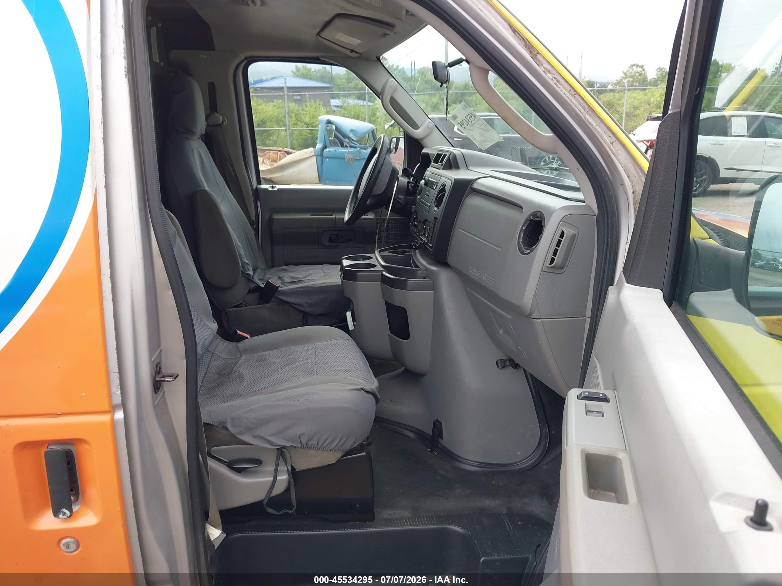 2011 Ford E-250 Commercial/recreational Белый vin: 1FTNE2EW0BDB18917