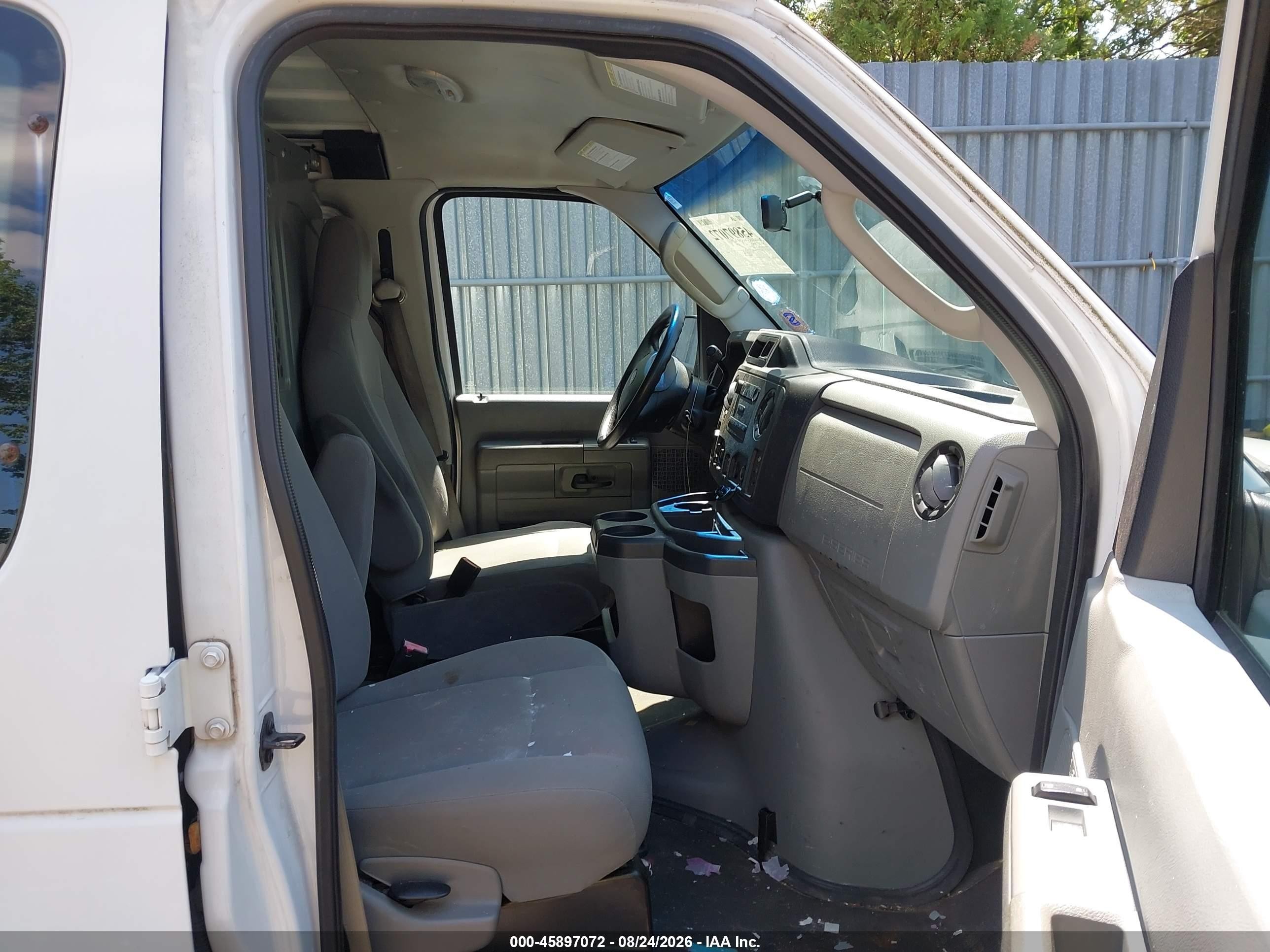 2012 Ford E-250 Commercial Белый vin: 1FTNE2EW0CDA24571