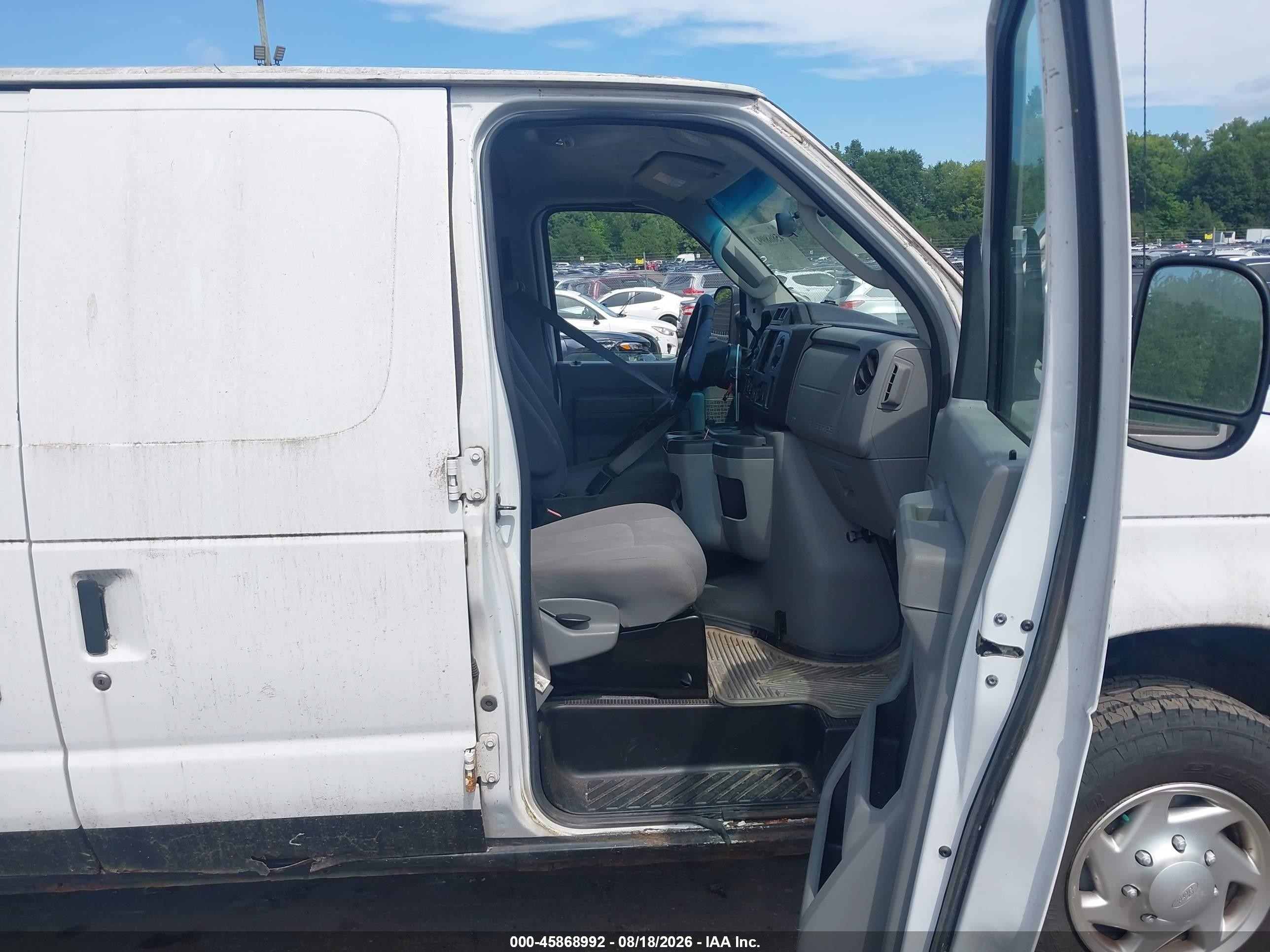 2012 Ford E-250 Commercial Белый vin: 1FTNE2EW0CDB36853