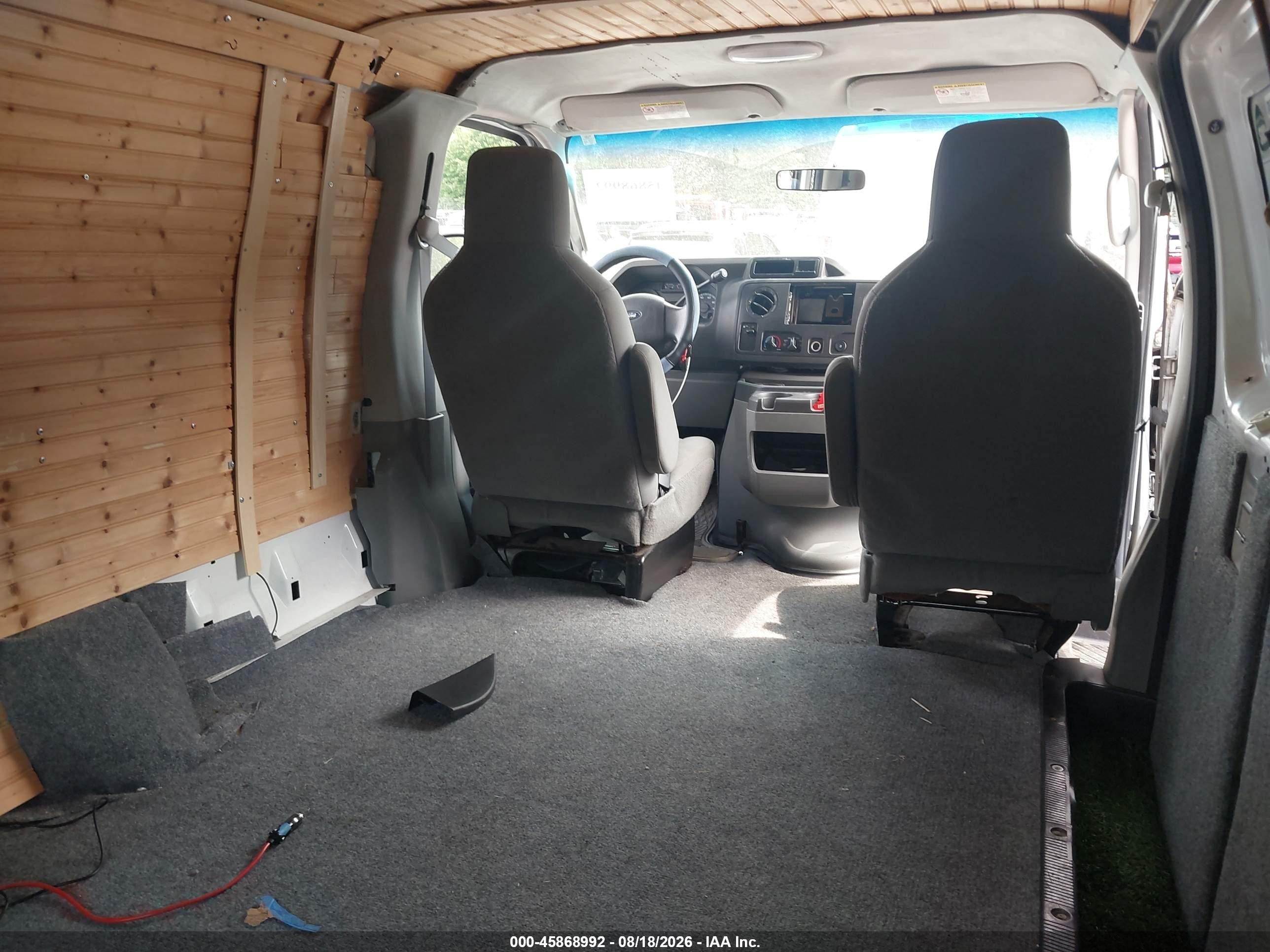 2012 Ford E-250 Commercial Белый vin: 1FTNE2EW0CDB36853