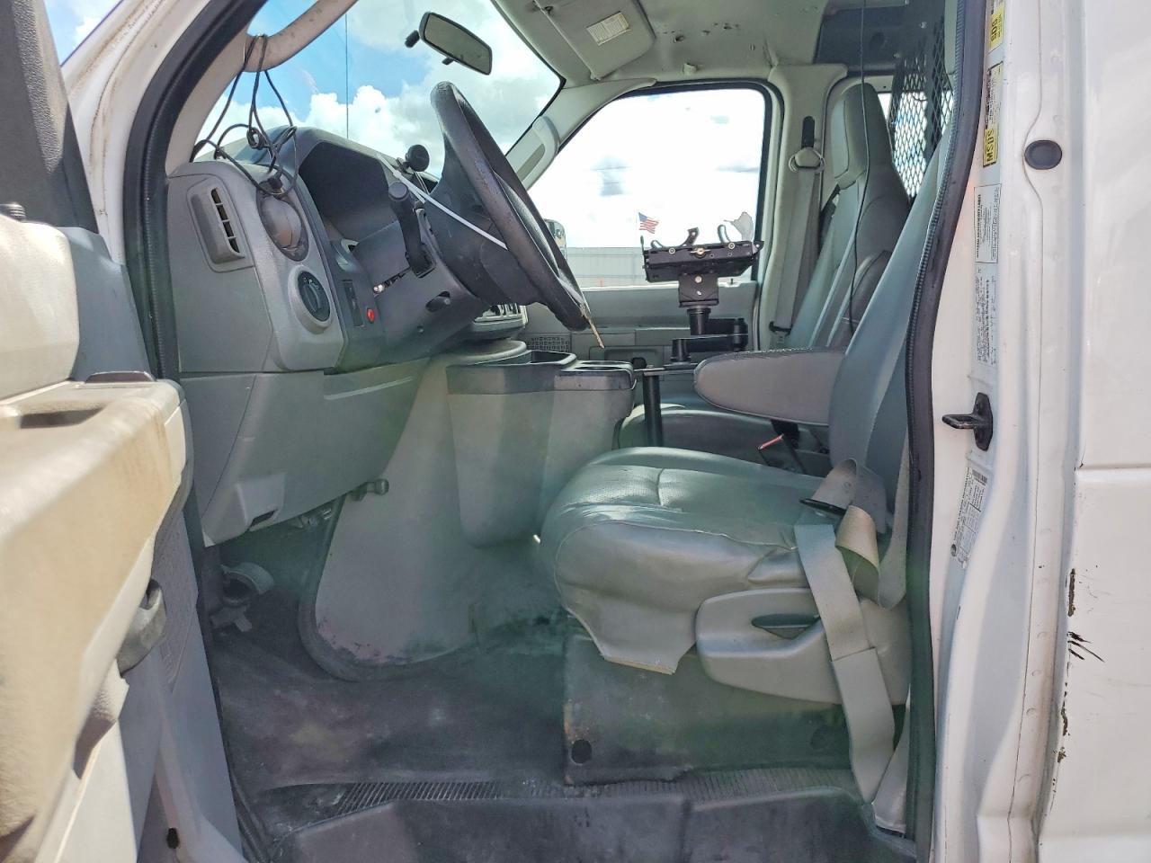 2010 Ford Econoline E250 Van White vin: 1FTNE2EW1ADA88034