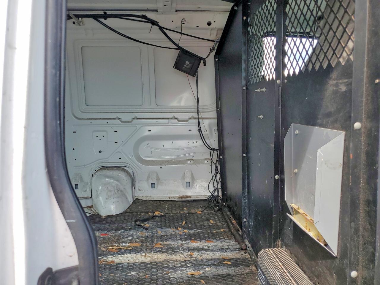 2010 Ford Econoline E250 Van White vin: 1FTNE2EW1ADA88034