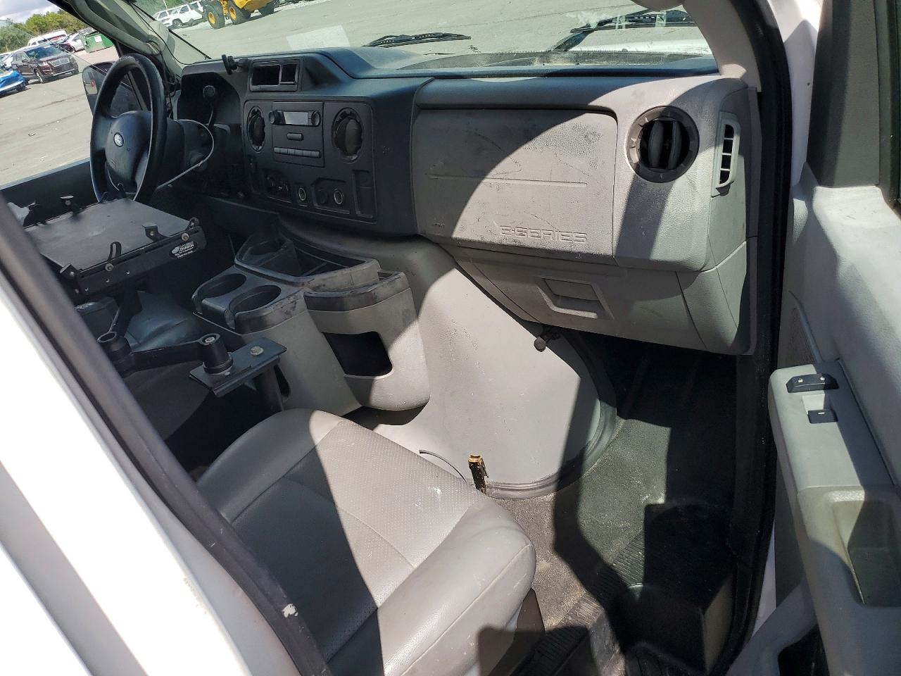 2010 Ford Econoline E250 Van White vin: 1FTNE2EW1ADA88034