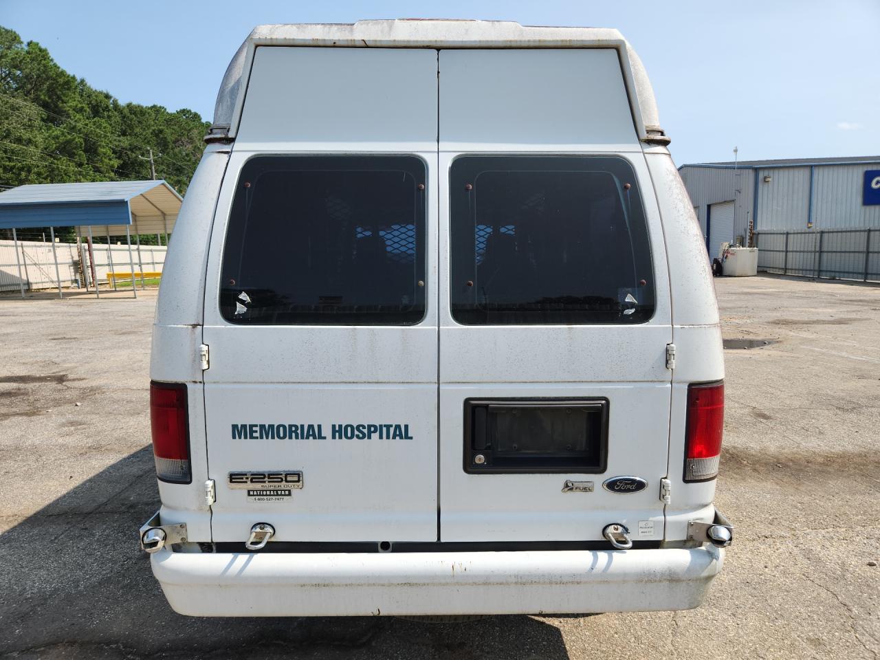 2010 Ford Econoline E250 Van White vin: 1FTNE2EW1ADA99454 Damage: Rear Metal Bumper Painted, Multiple Scratches Heavy, 3