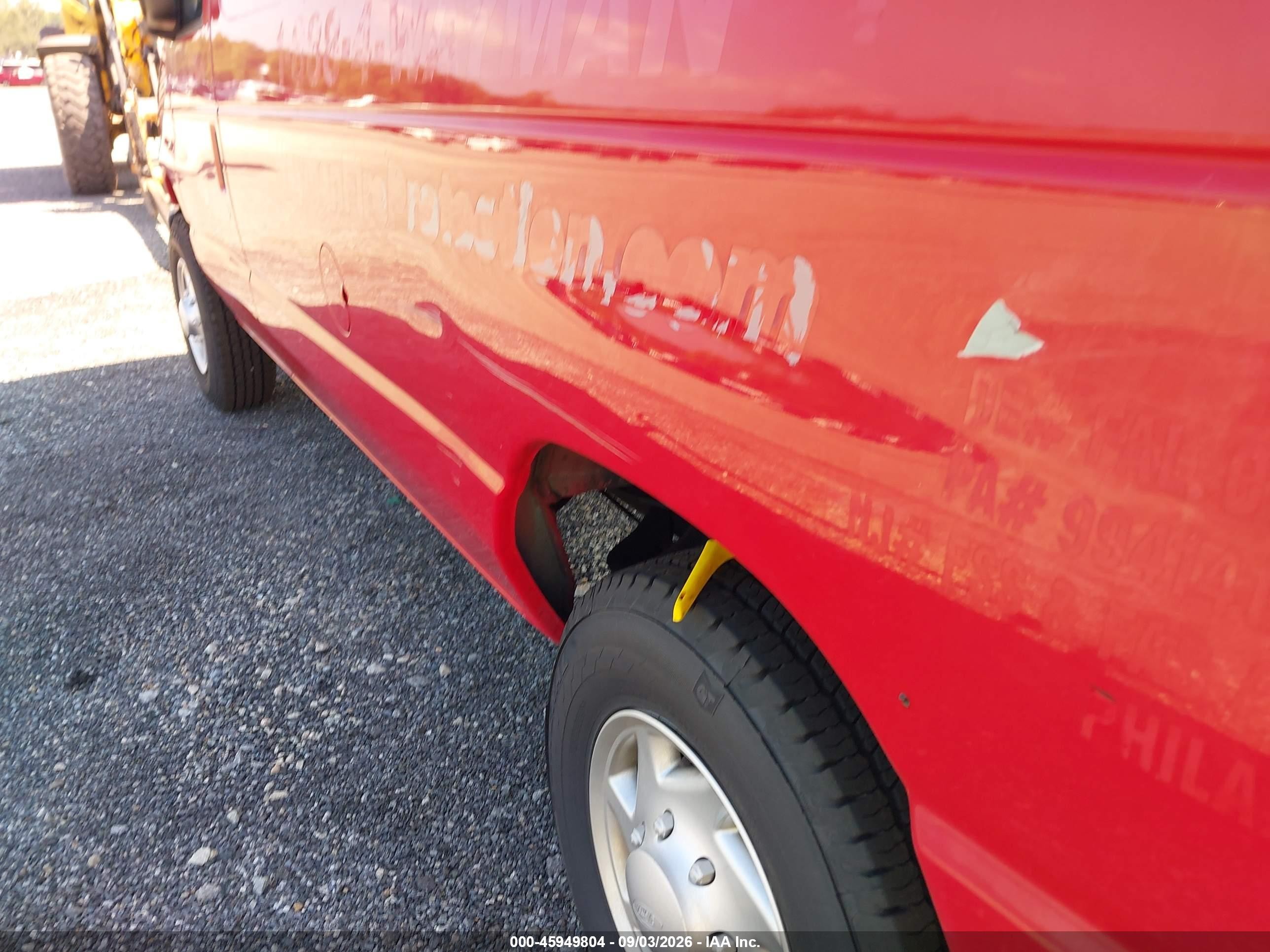 2014 Ford E-250 Commercial Red vin: 1FTNE2EW1EDB18445