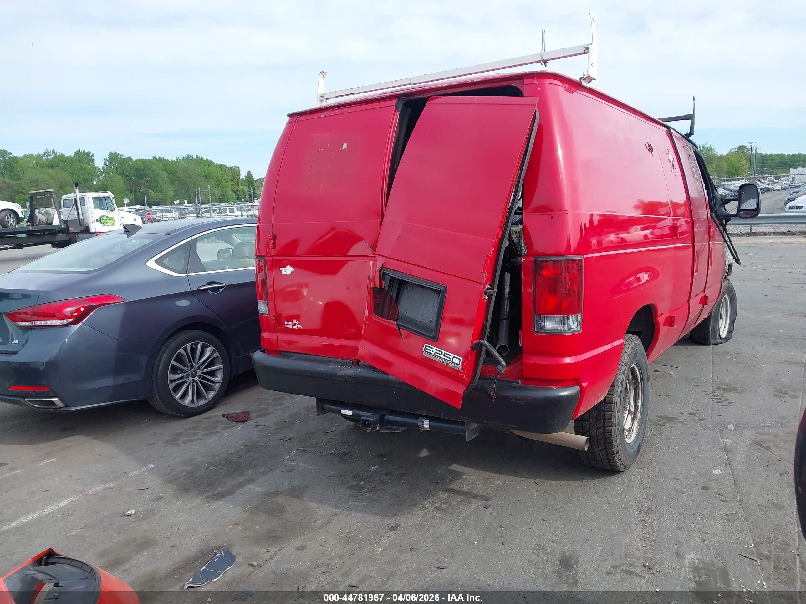 2012 Ford E-250 Commercial Red vin: 1FTNE2EW2CDB09833