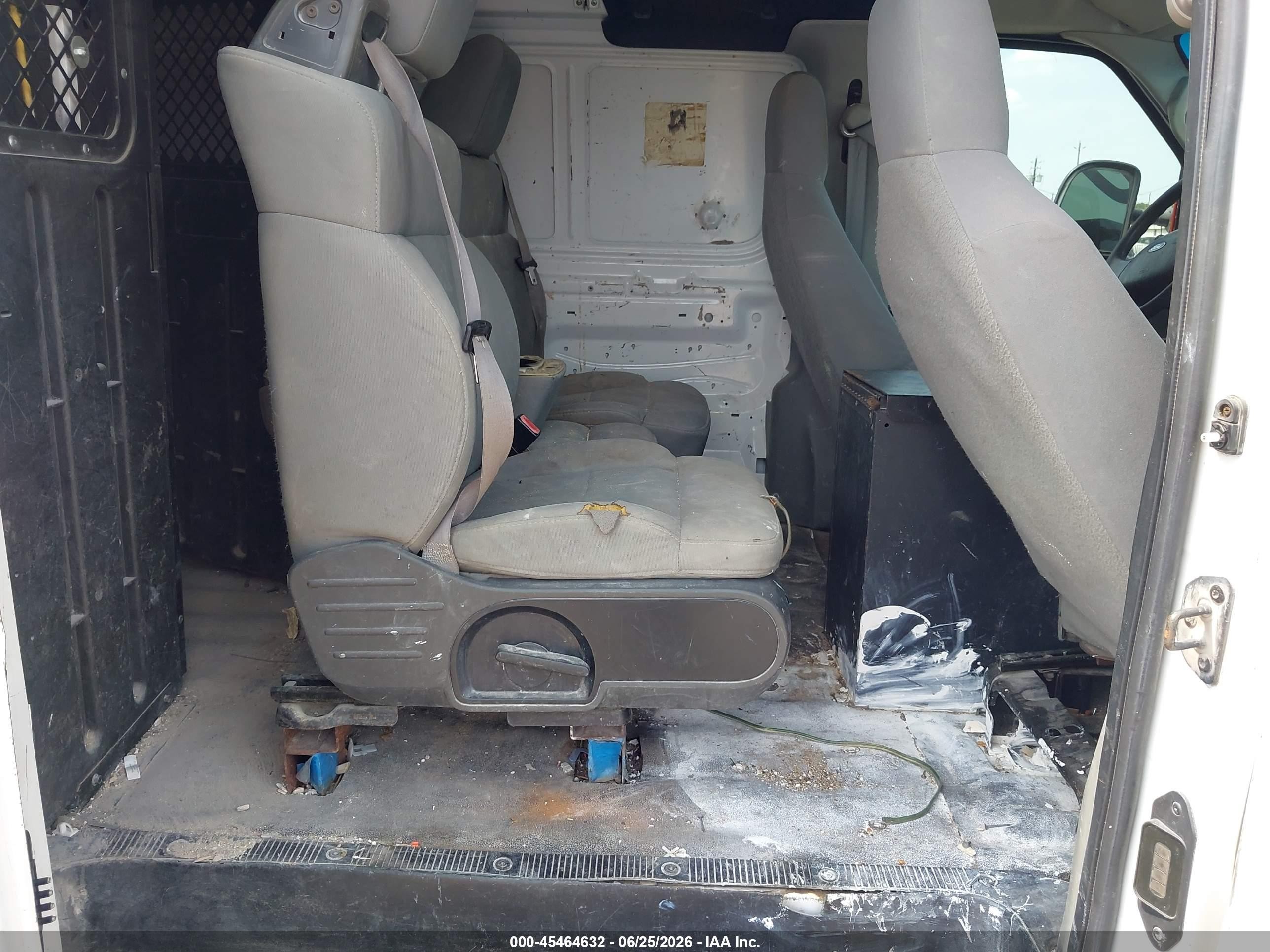 2012 Ford E-250 Commercial/recreational White vin: 1FTNE2EW3CDB07007
