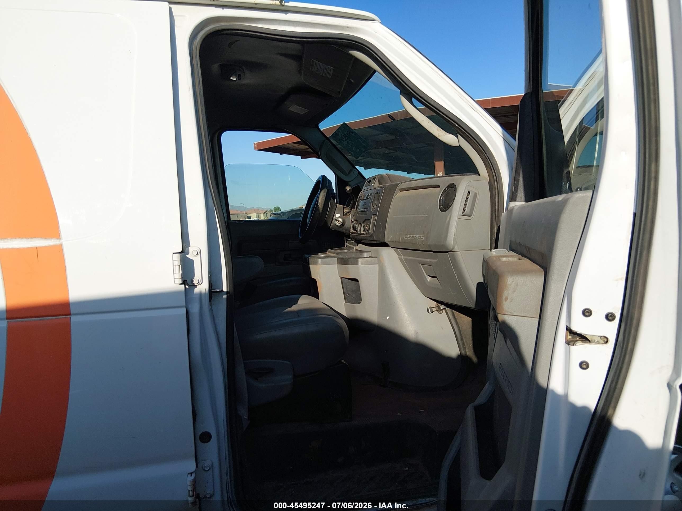 2012 Ford E-250 Commercial/recreational White vin: 1FTNE2EW4CDB17335