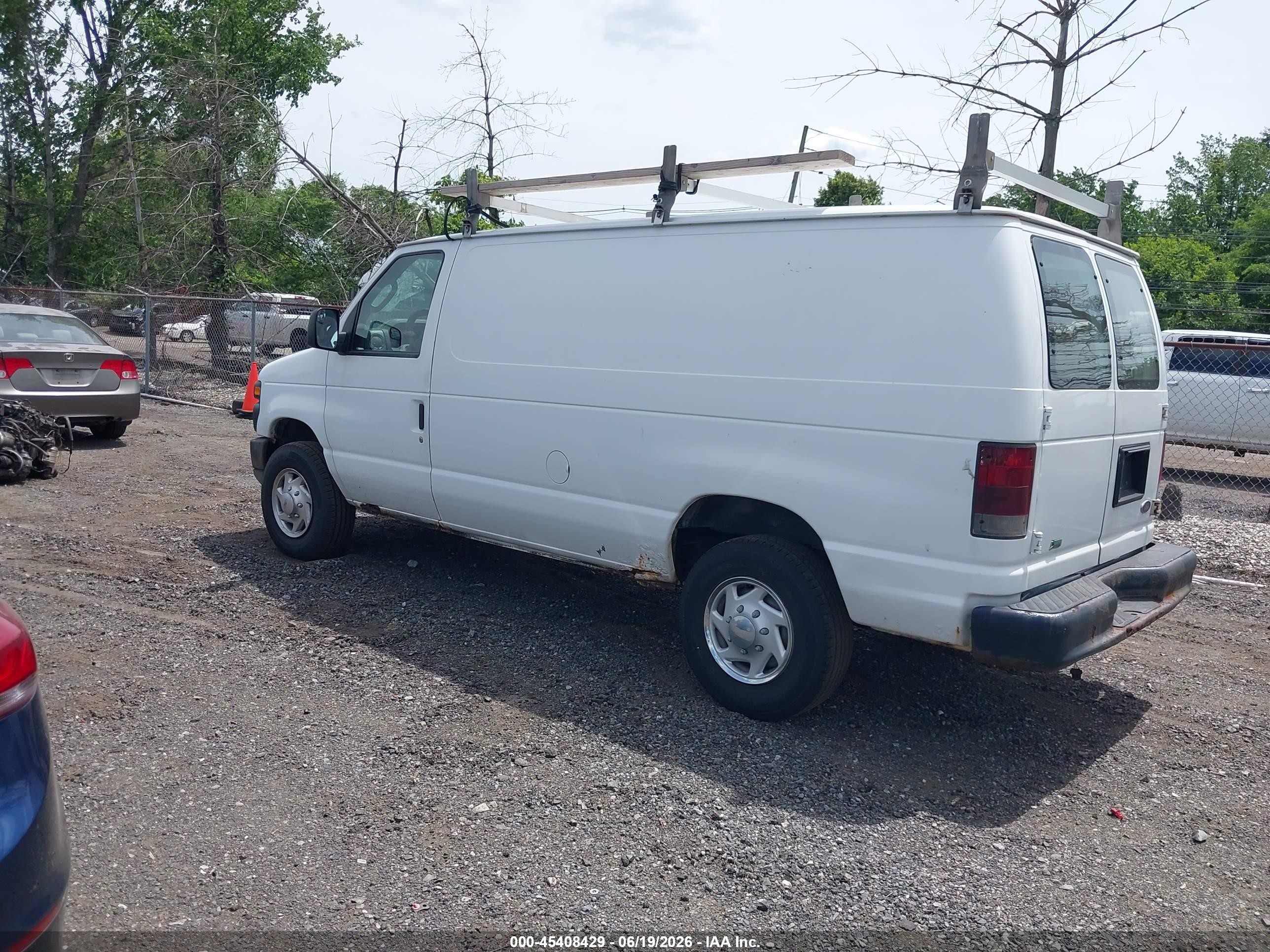 2010 Ford E-250 Commercial/recreational White vin: 1FTNE2EW5ADA10940