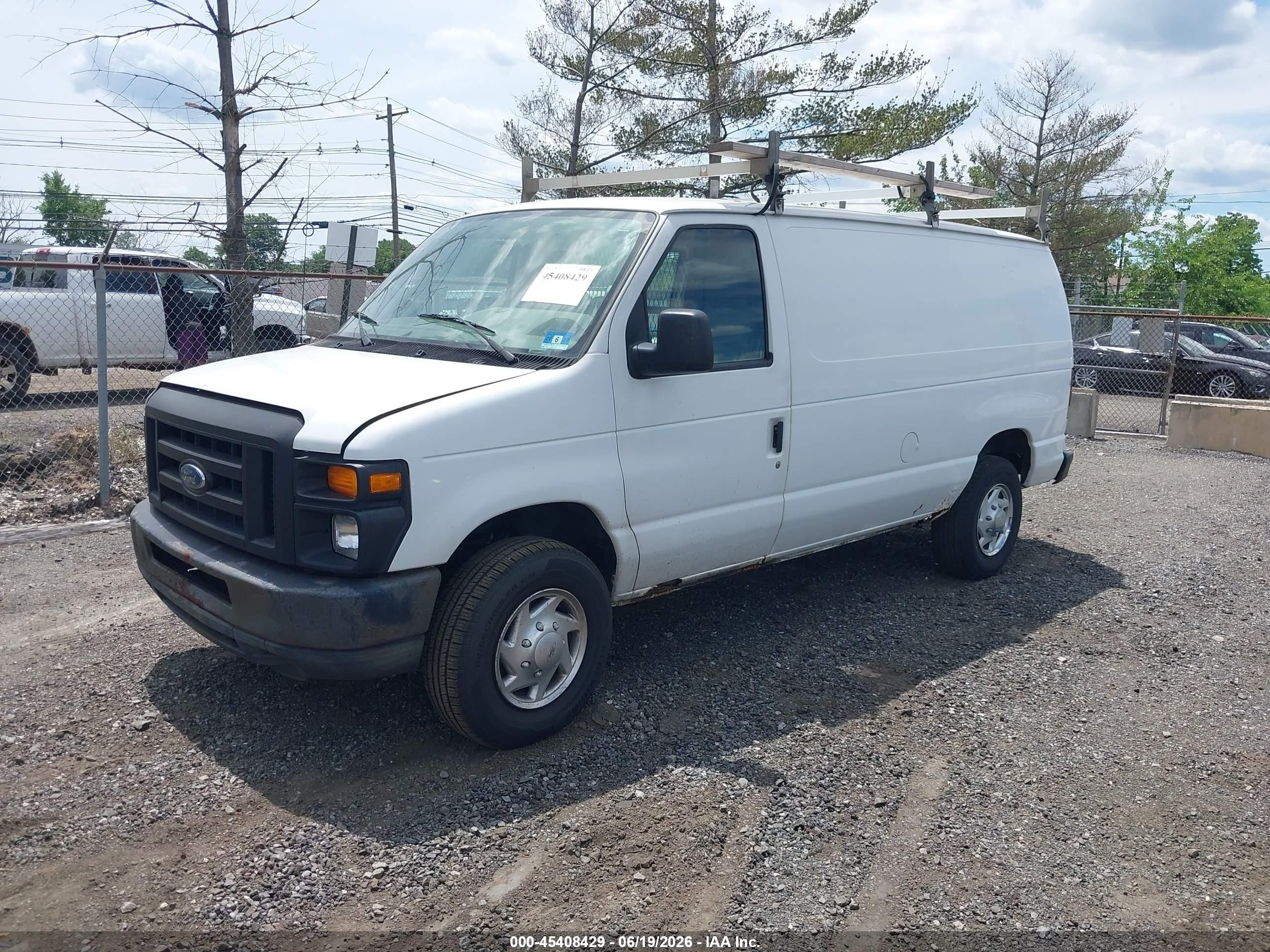 2010 Ford E-250 Commercial/recreational White vin: 1FTNE2EW5ADA10940