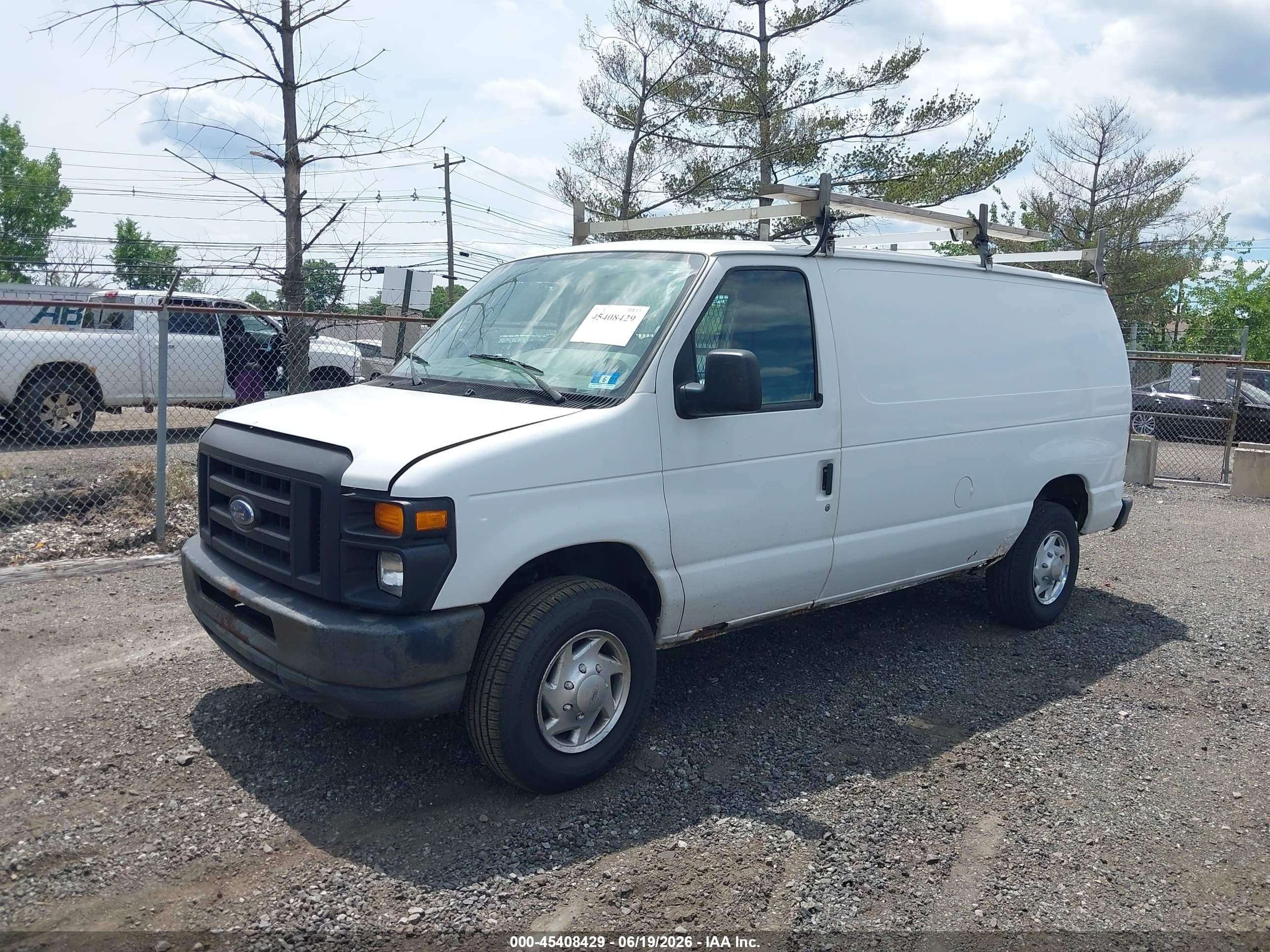 2010 Ford E-250 Commercial/recreational White vin: 1FTNE2EW5ADA10940
