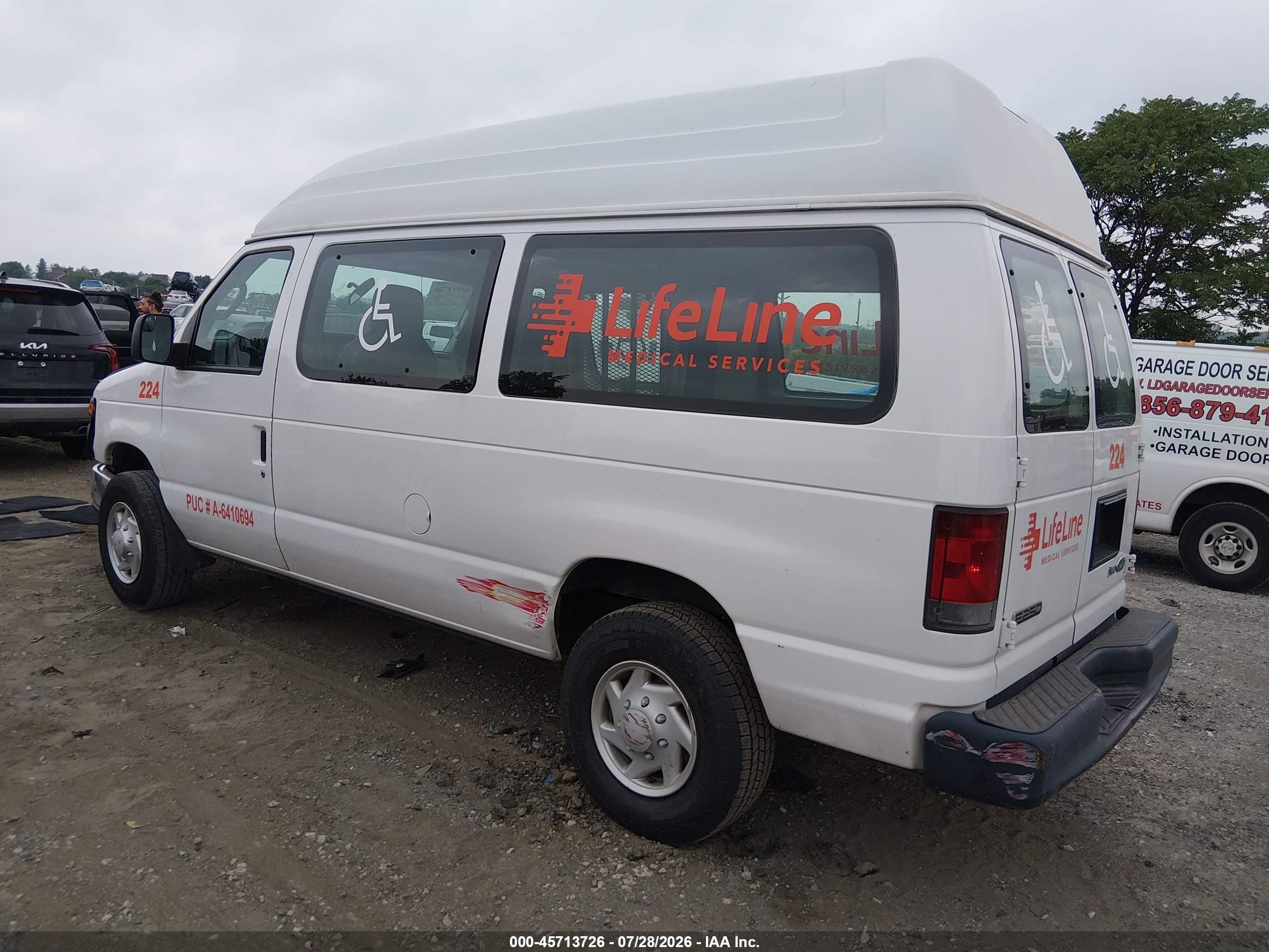2010 Ford E-250 Commercial/recreational White vin: 1FTNE2EW5ADA32582
