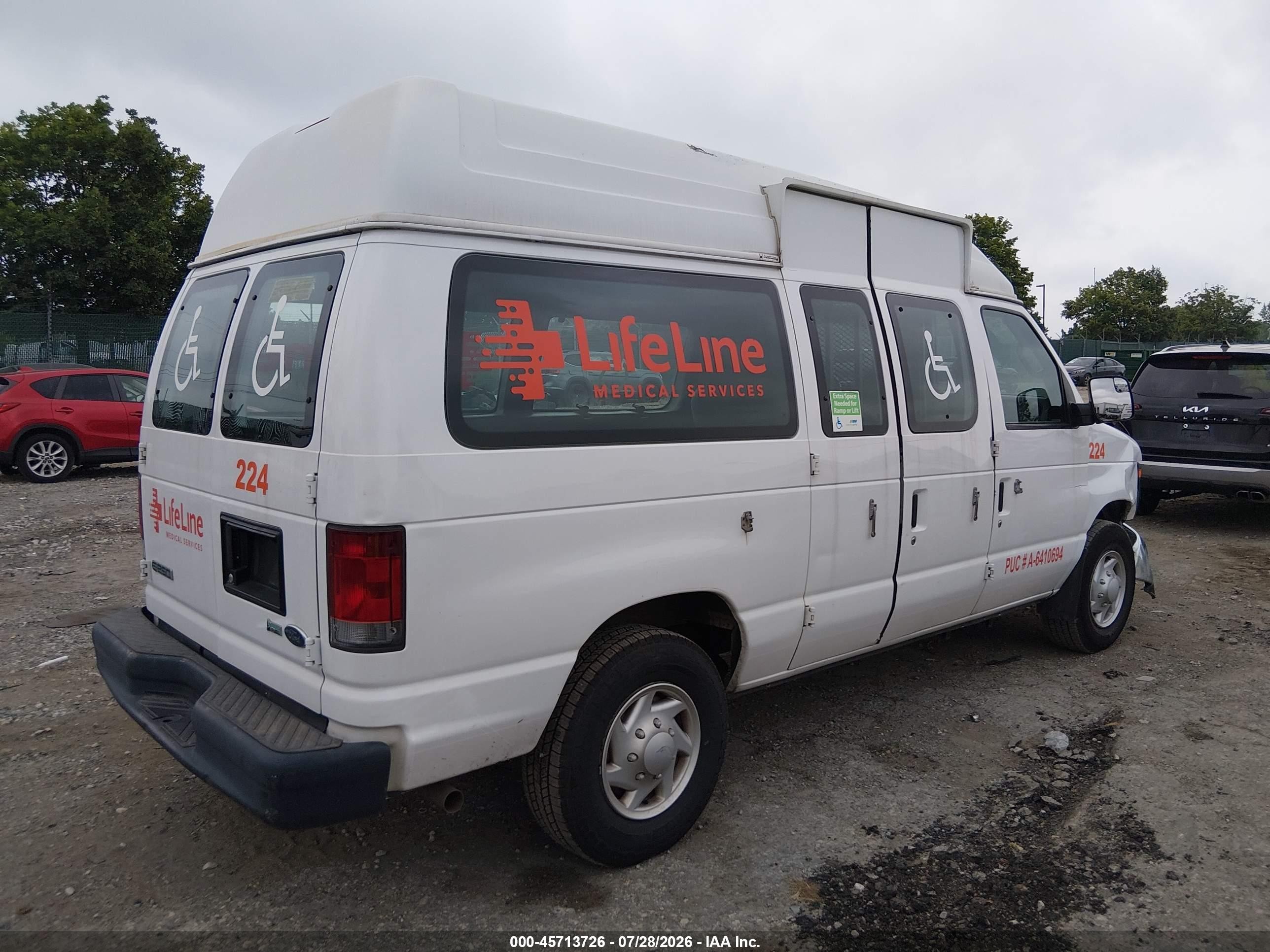 2010 Ford E-250 Commercial/recreational White vin: 1FTNE2EW5ADA32582