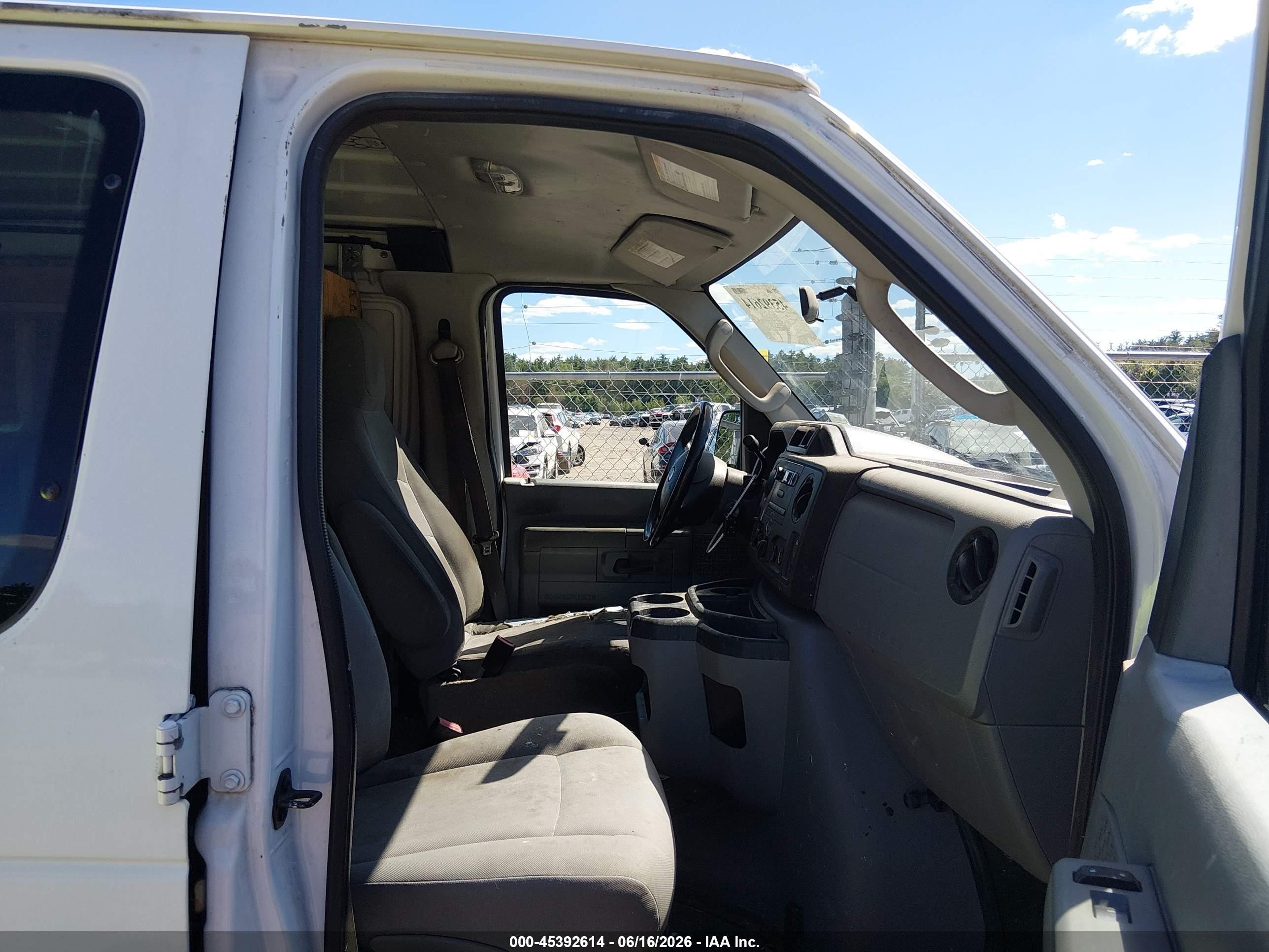 2013 Ford E-250 Commercial White vin: 1FTNE2EW5DDA31274