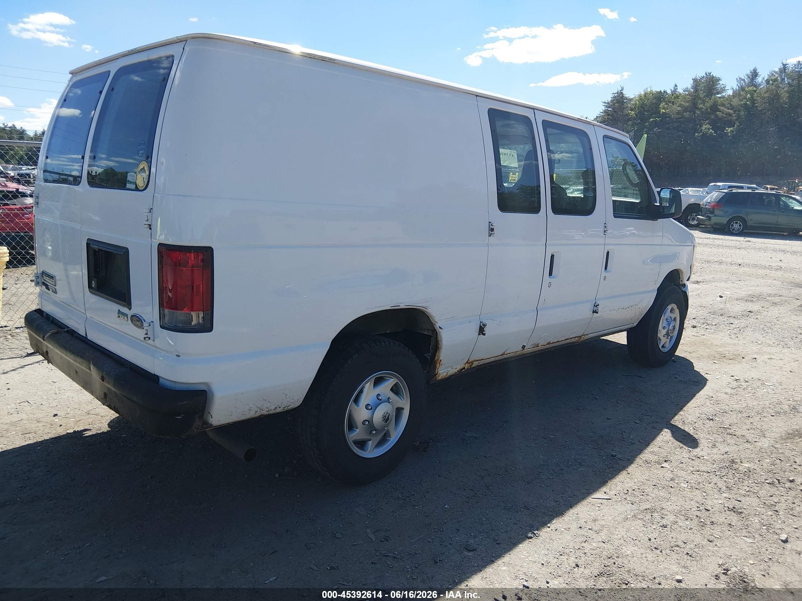 2013 Ford E-250 Commercial White vin: 1FTNE2EW5DDA31274