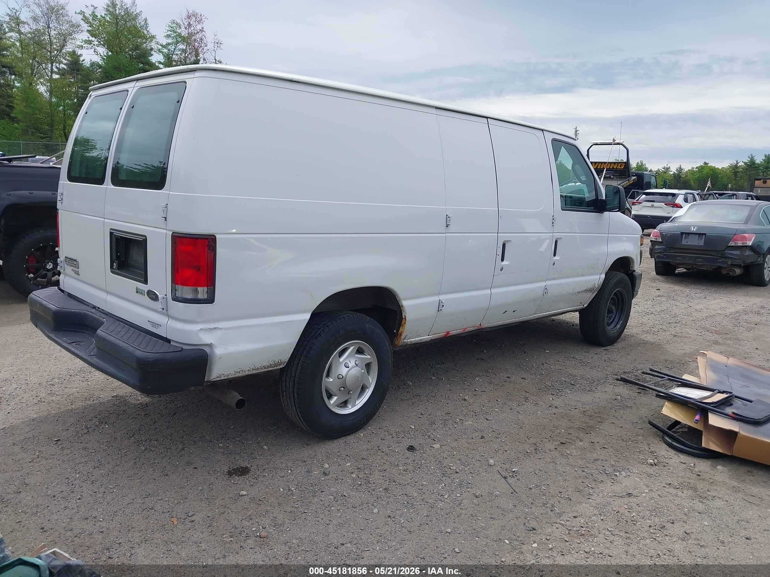 2013 Ford E-250 Commercial White vin: 1FTNE2EW5DDB33433