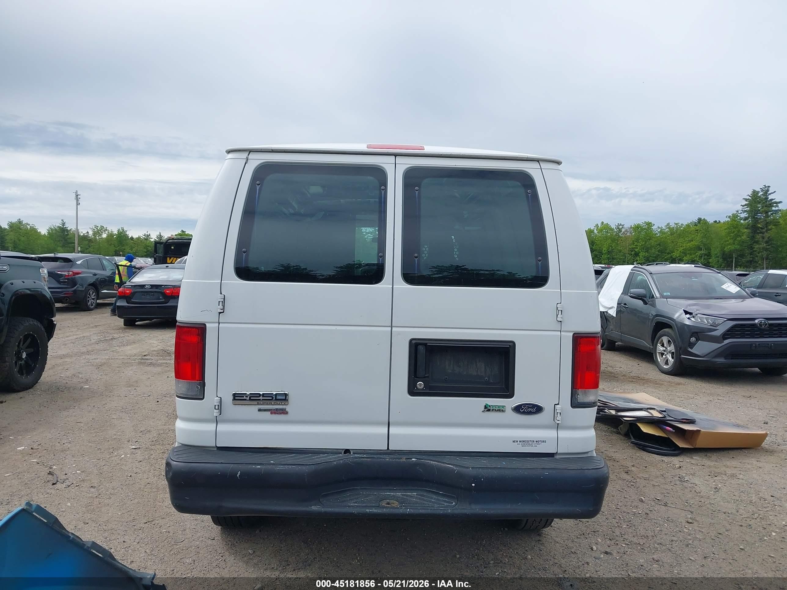 2013 Ford E-250 Commercial White vin: 1FTNE2EW5DDB33433