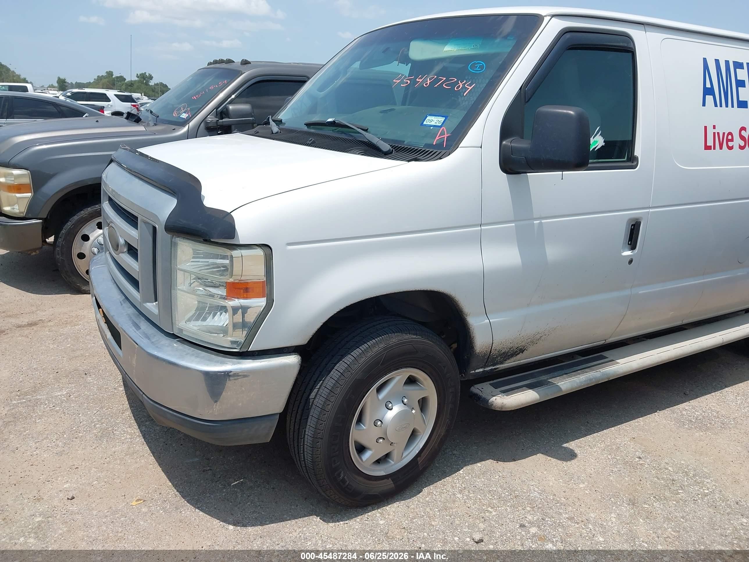 2014 Ford E-250 Commercial/recreational White vin: 1FTNE2EW5EDA95588