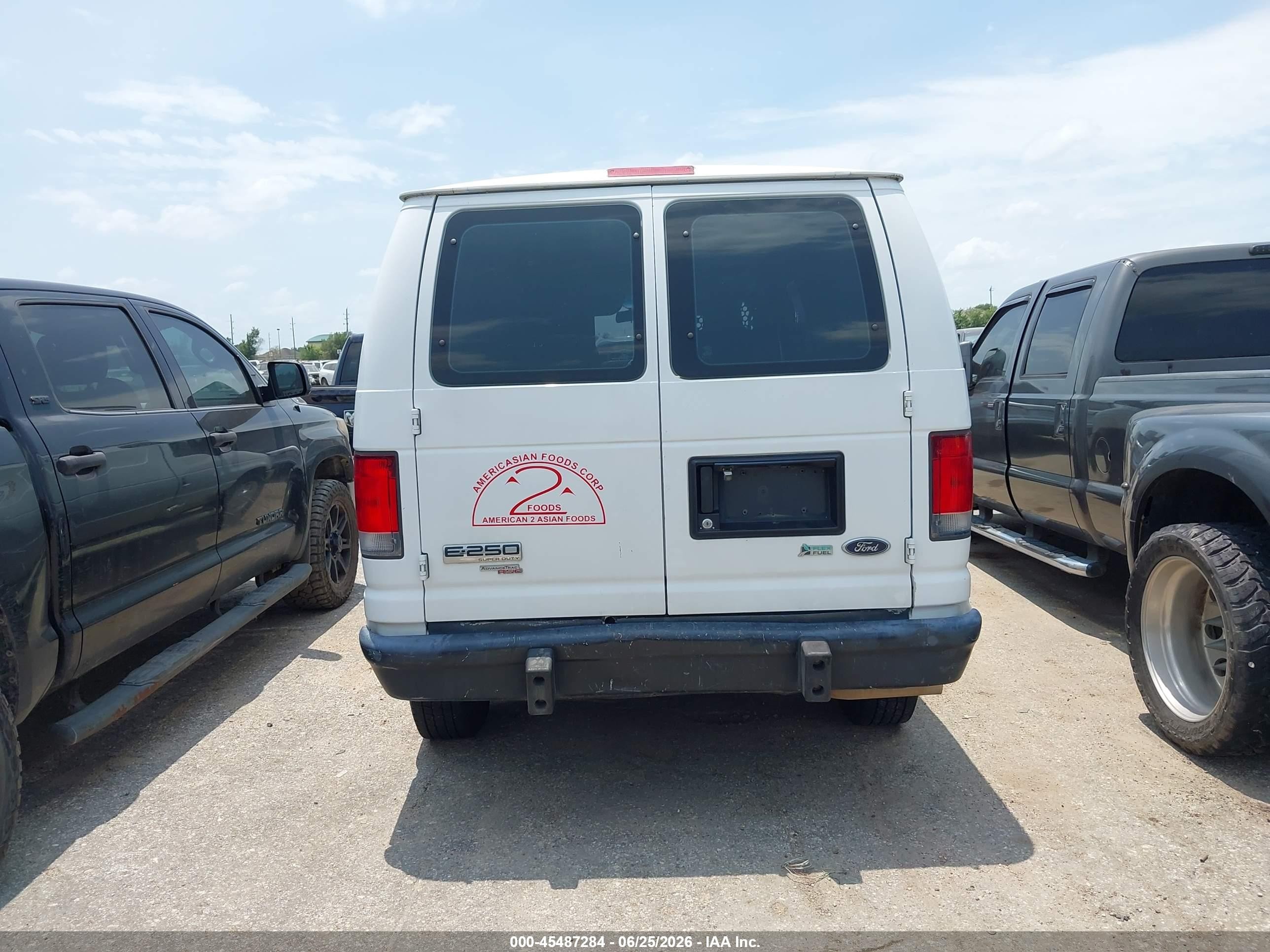 2014 Ford E-250 Commercial/recreational White vin: 1FTNE2EW5EDA95588